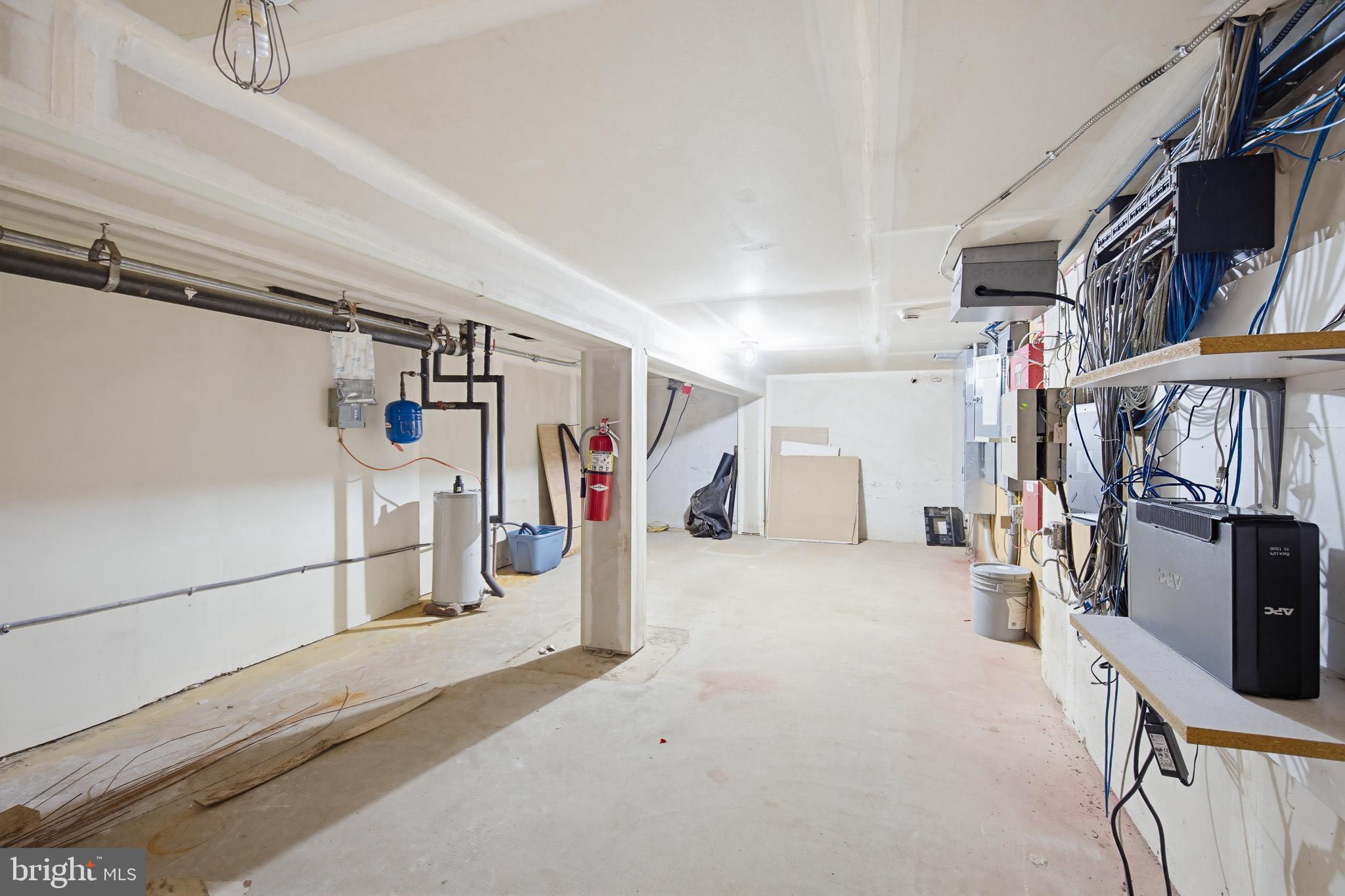CENTRAL BUSINESS DISTRICT - Commercial Sale