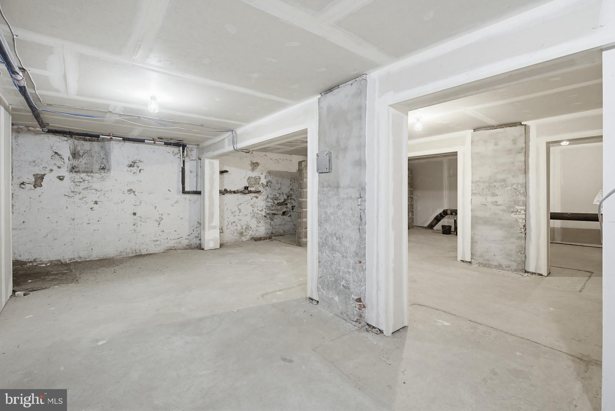 CENTRAL BUSINESS DISTRICT - Commercial Sale