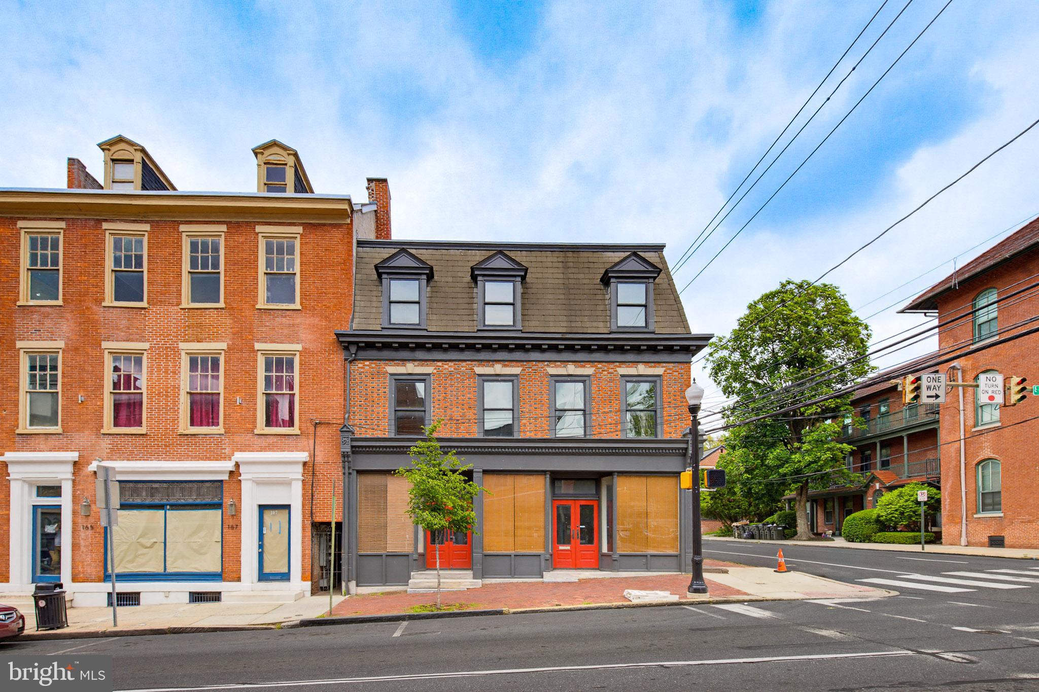 CENTRAL BUSINESS DISTRICT - Commercial Sale