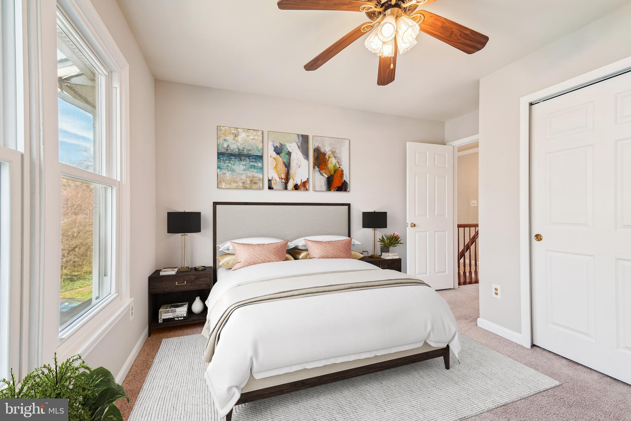 FOUR SEASONS - Residential