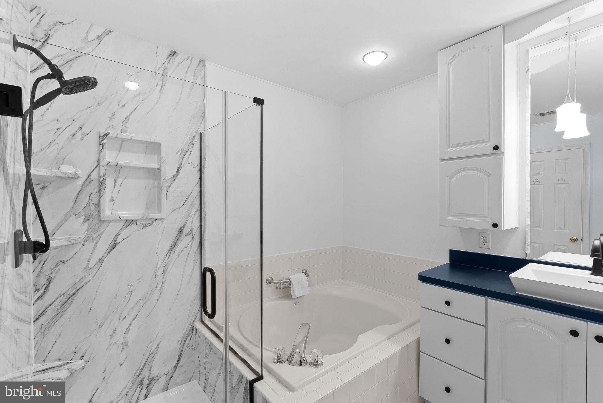 SIGNATURE AT BROADLANDS - Residential