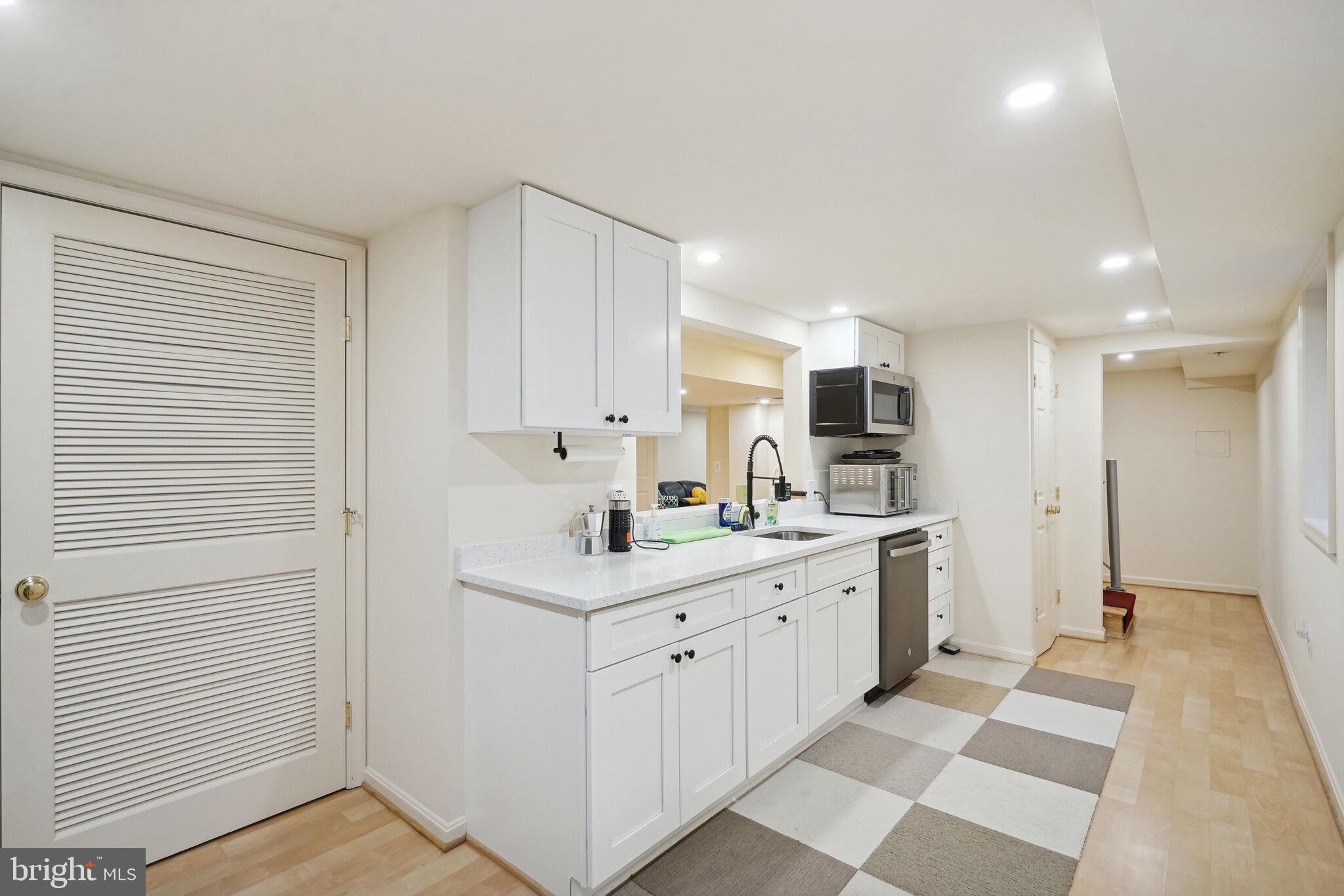 DEVON PARK - Residential