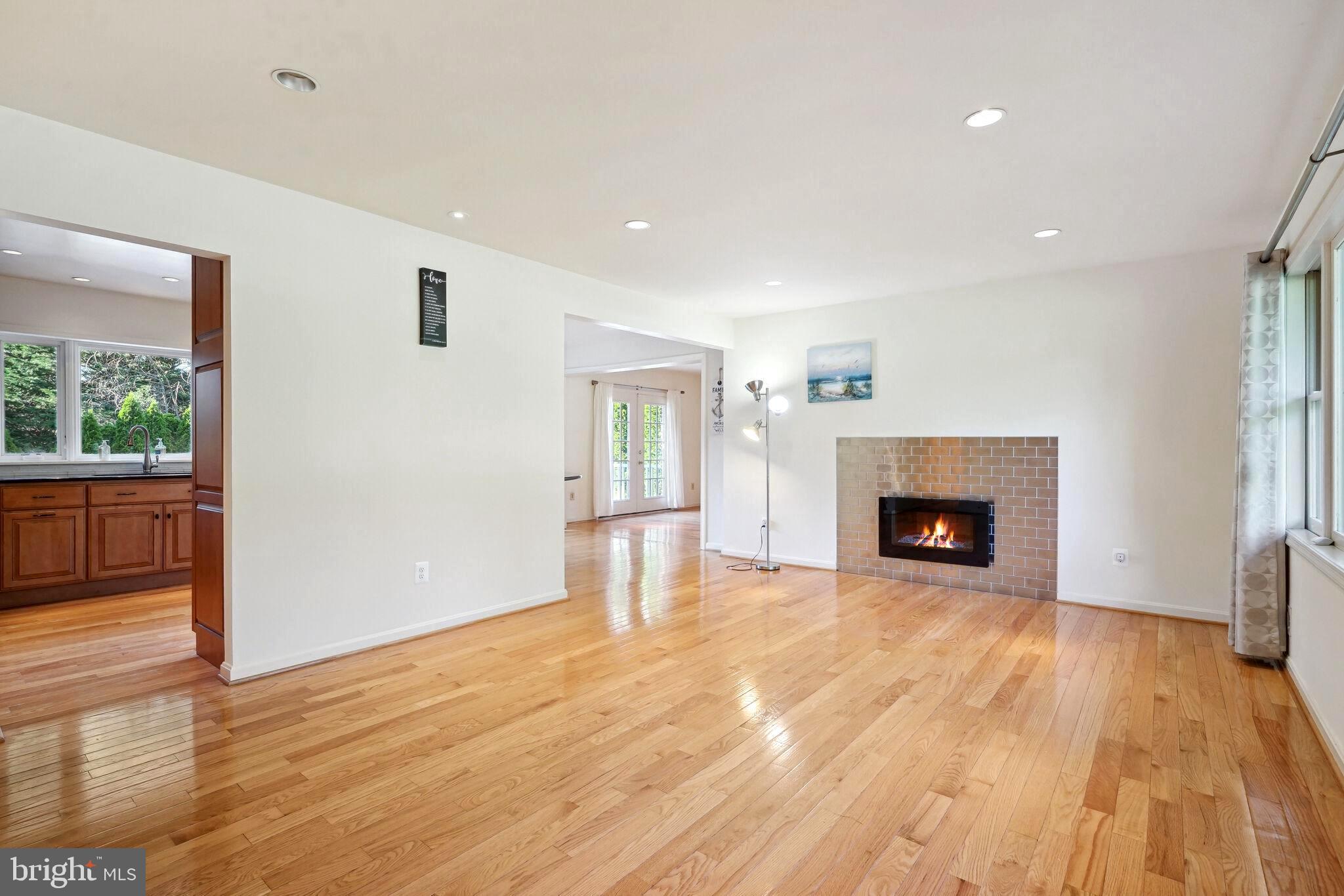 DEVON PARK - Residential
