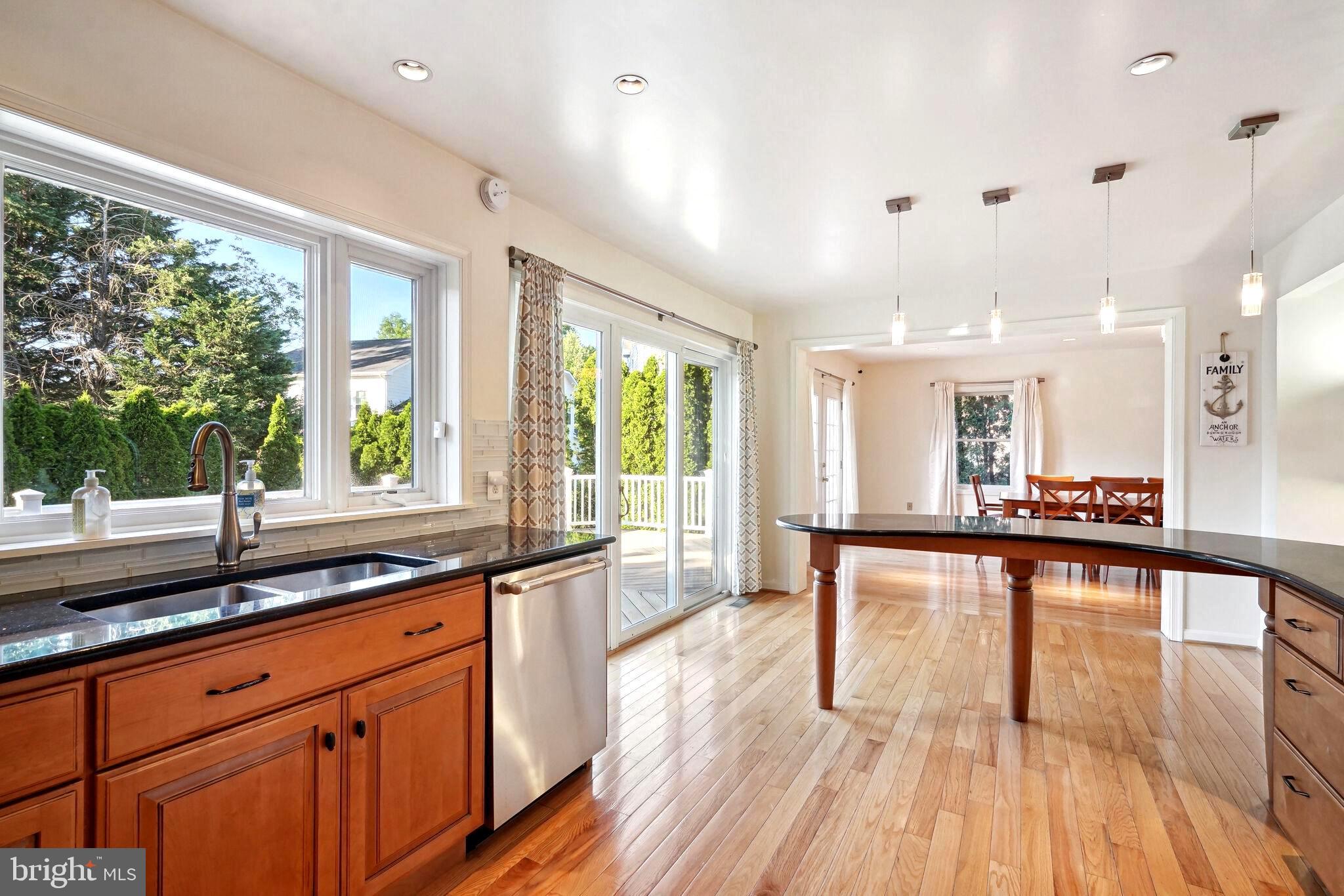 DEVON PARK - Residential