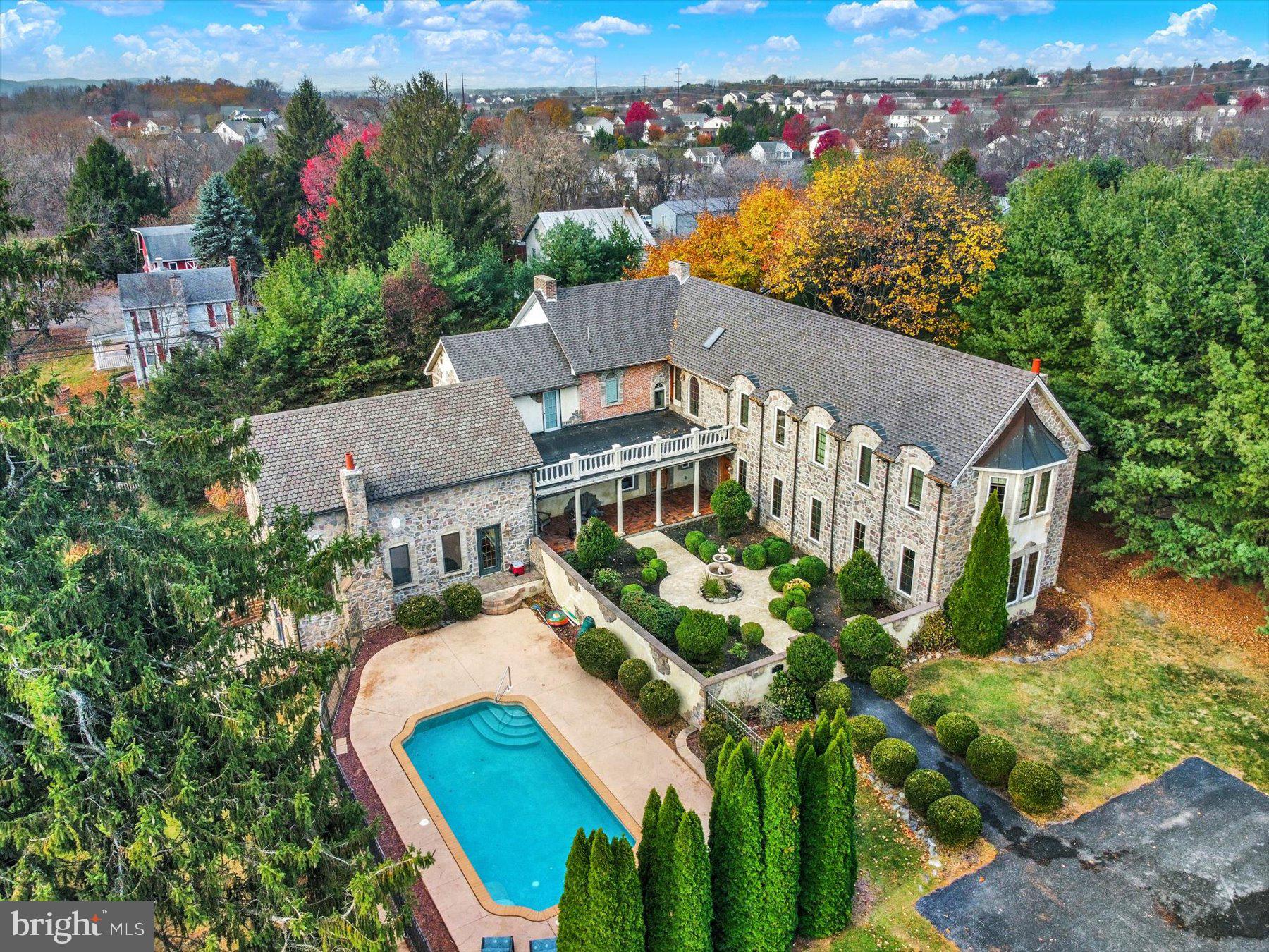 WHITNEY RIDGE - Residential