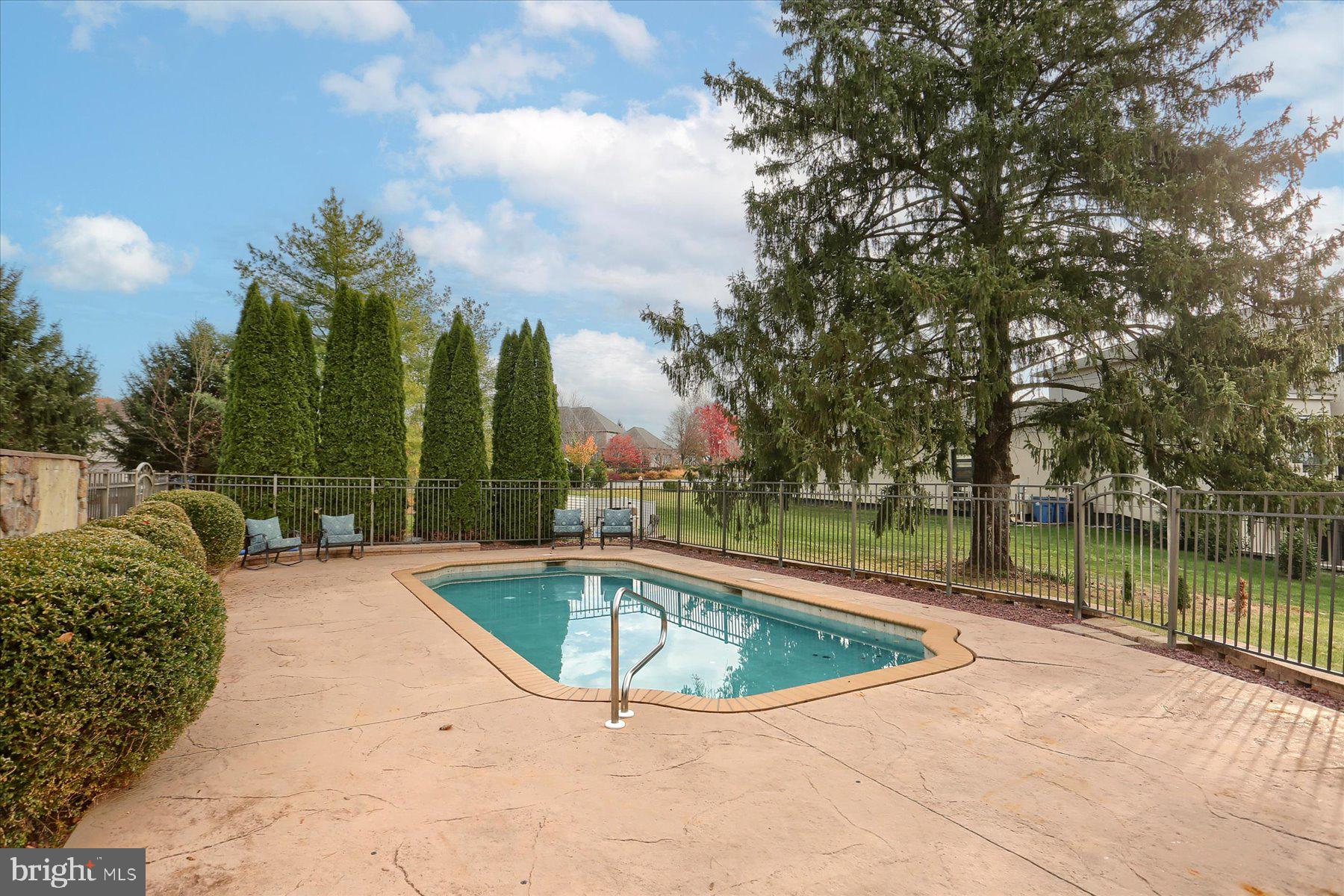 WHITNEY RIDGE - Residential