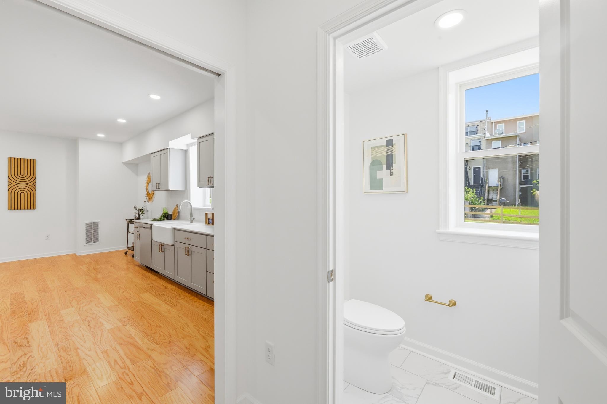 JOHNSTON SQUARE - Residential