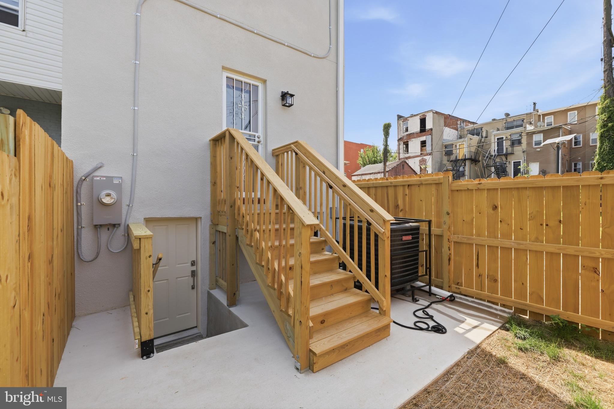 JOHNSTON SQUARE - Residential