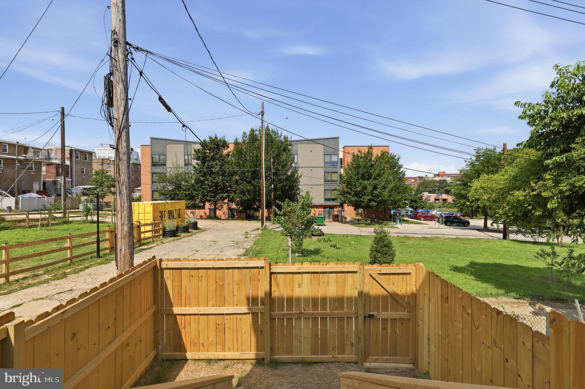 JOHNSTON SQUARE - Residential
