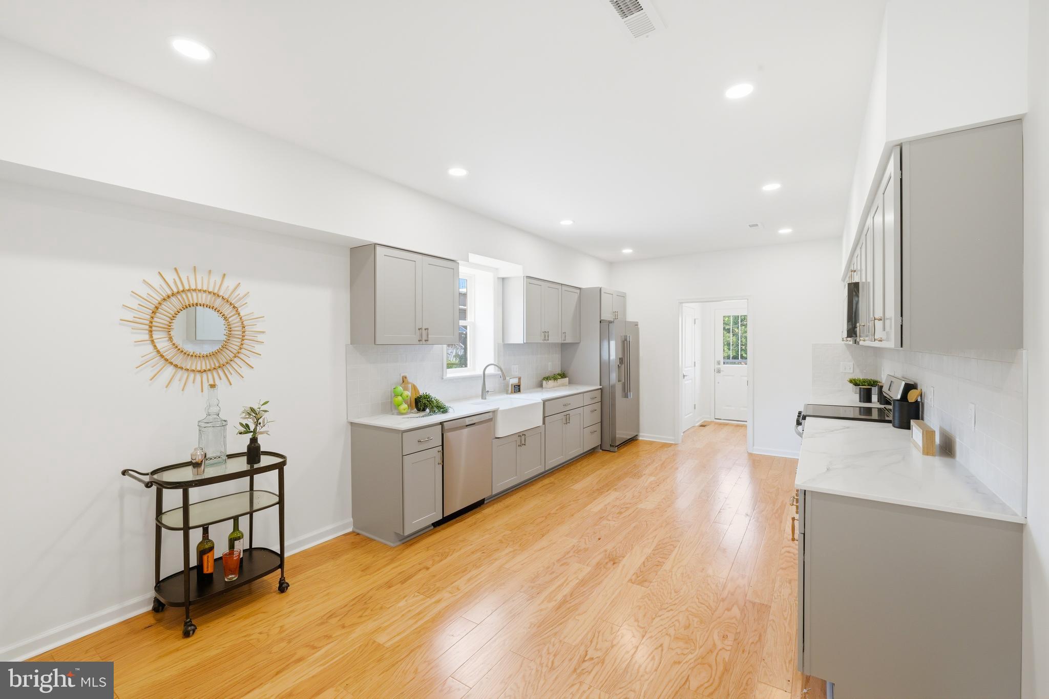 JOHNSTON SQUARE - Residential