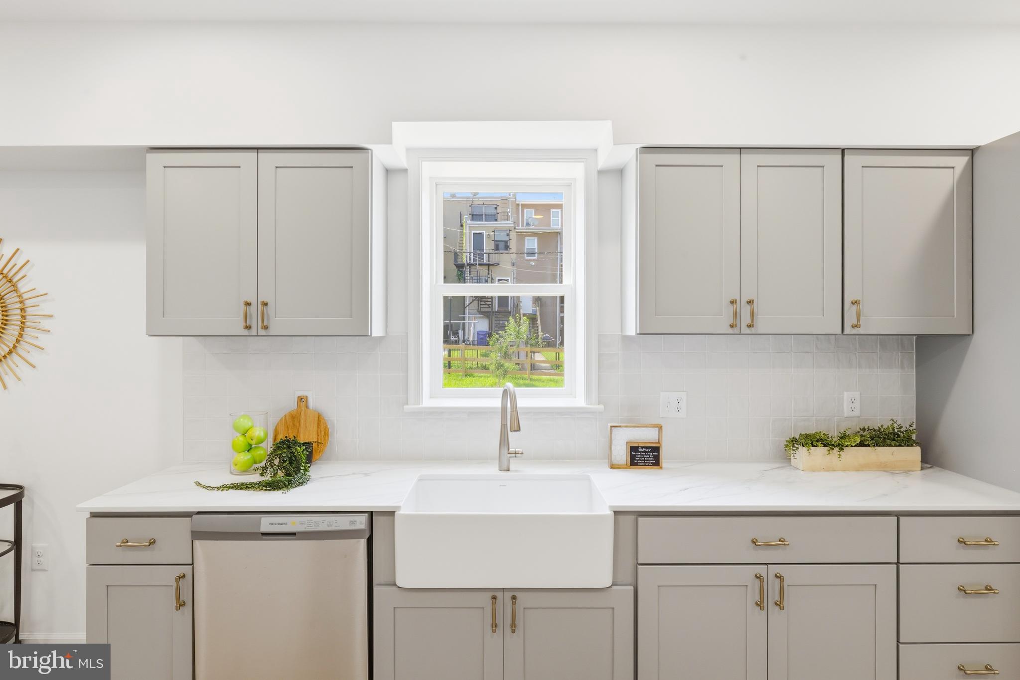 JOHNSTON SQUARE - Residential