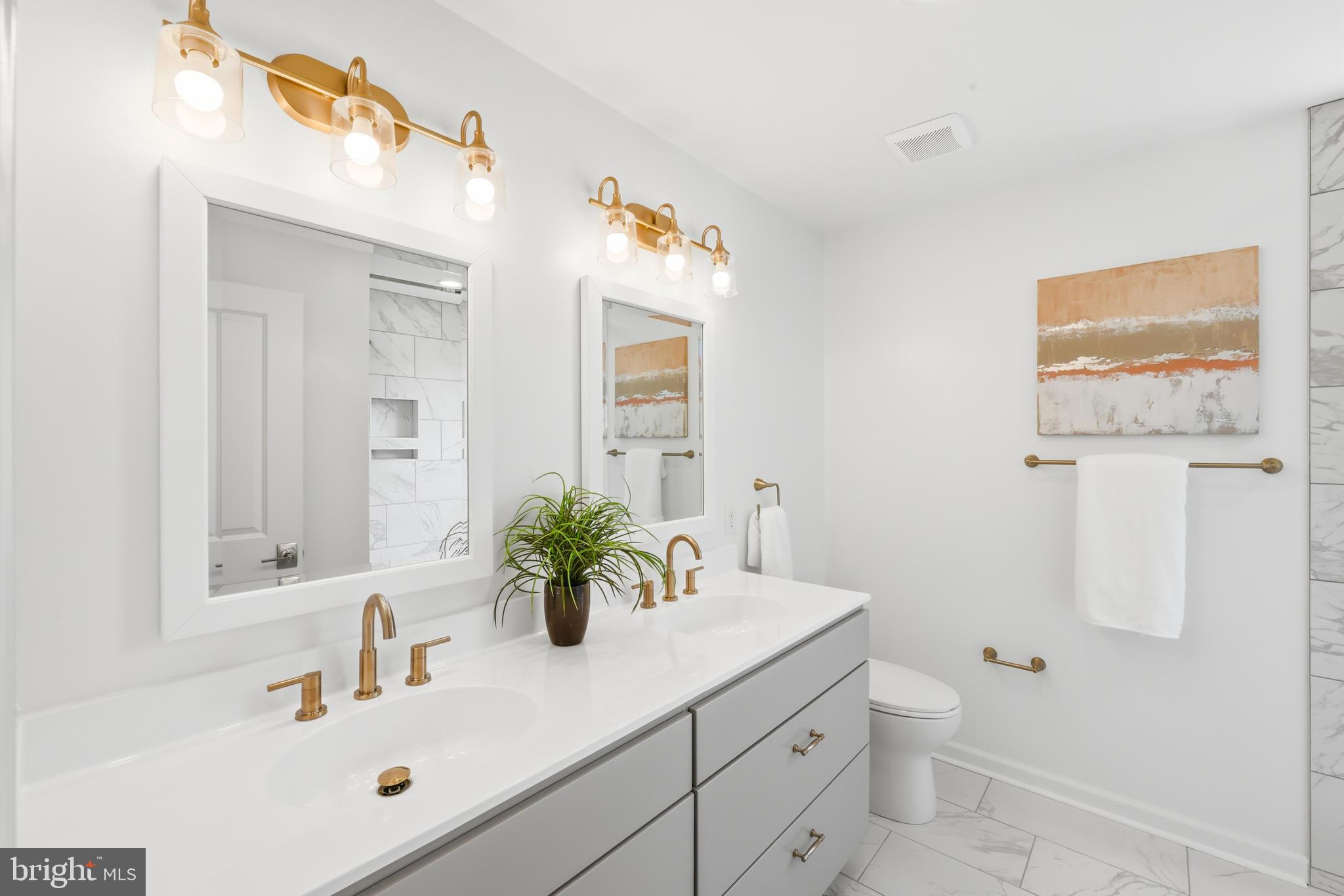 JOHNSTON SQUARE - Residential