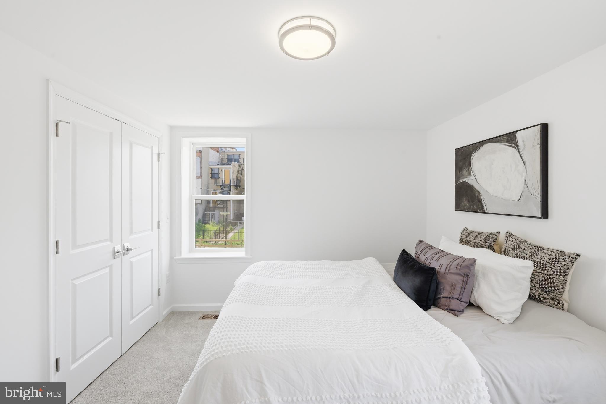 JOHNSTON SQUARE - Residential