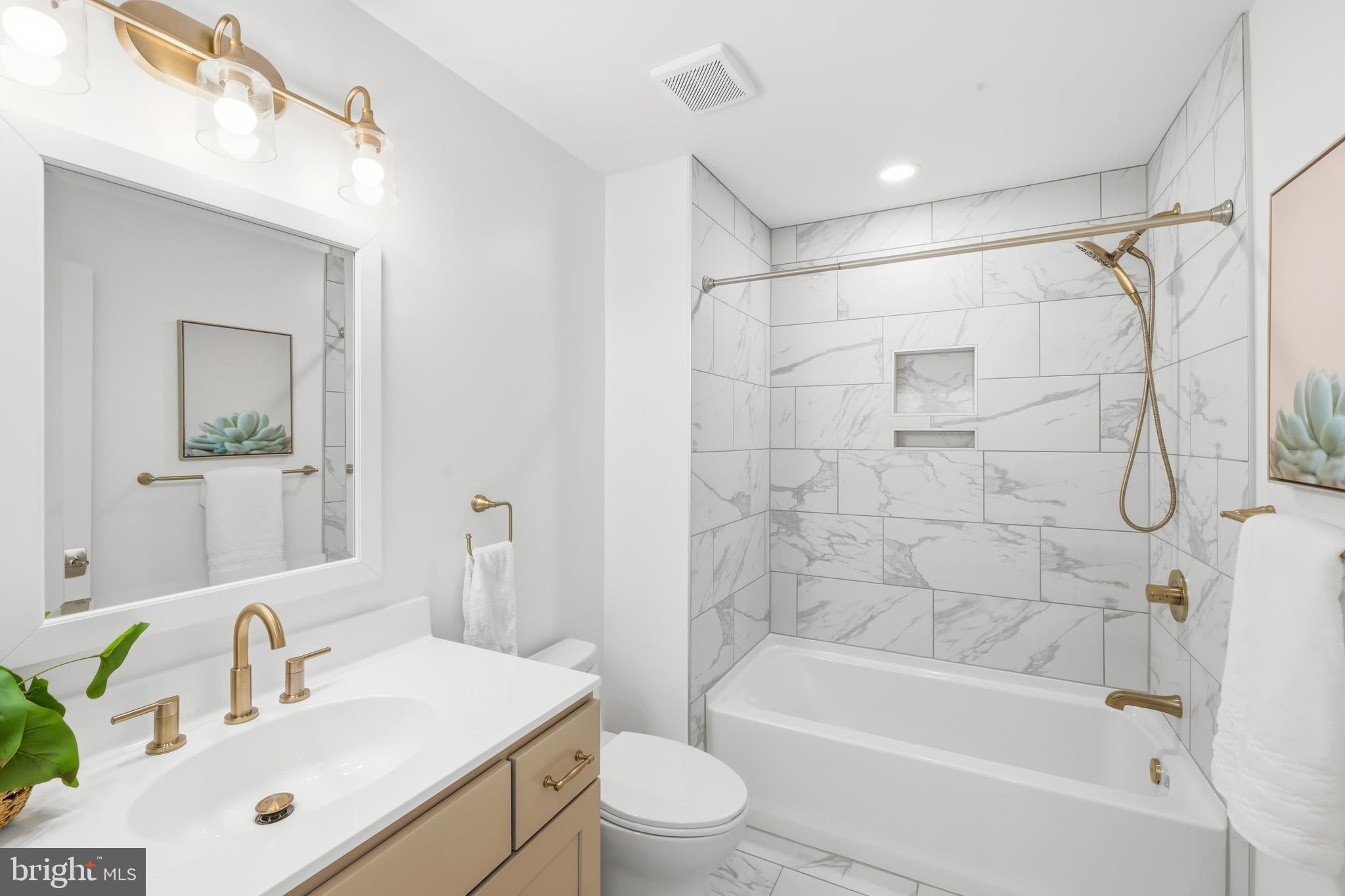 JOHNSTON SQUARE - Residential