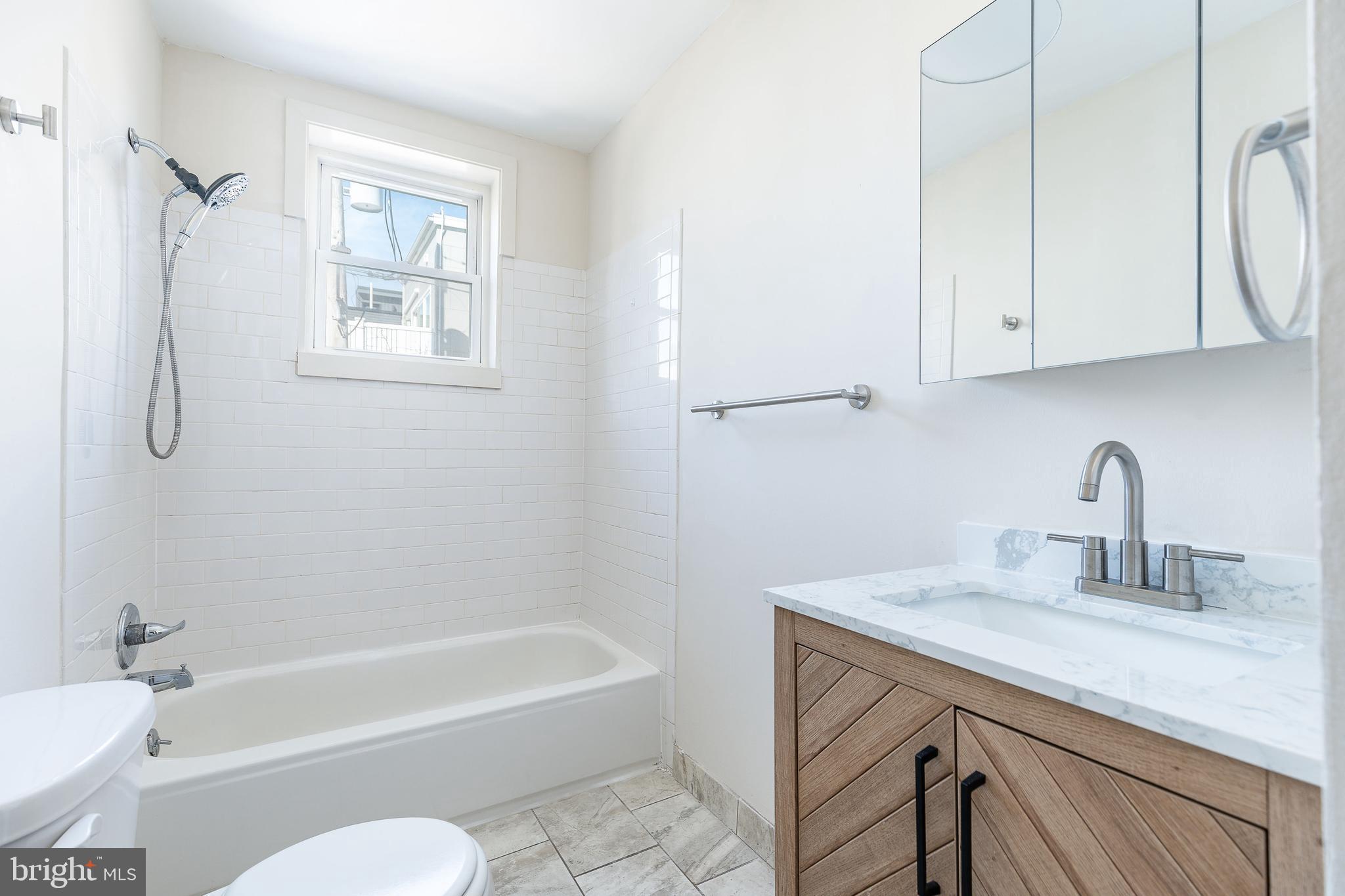 POINT BREEZE - Residential Income