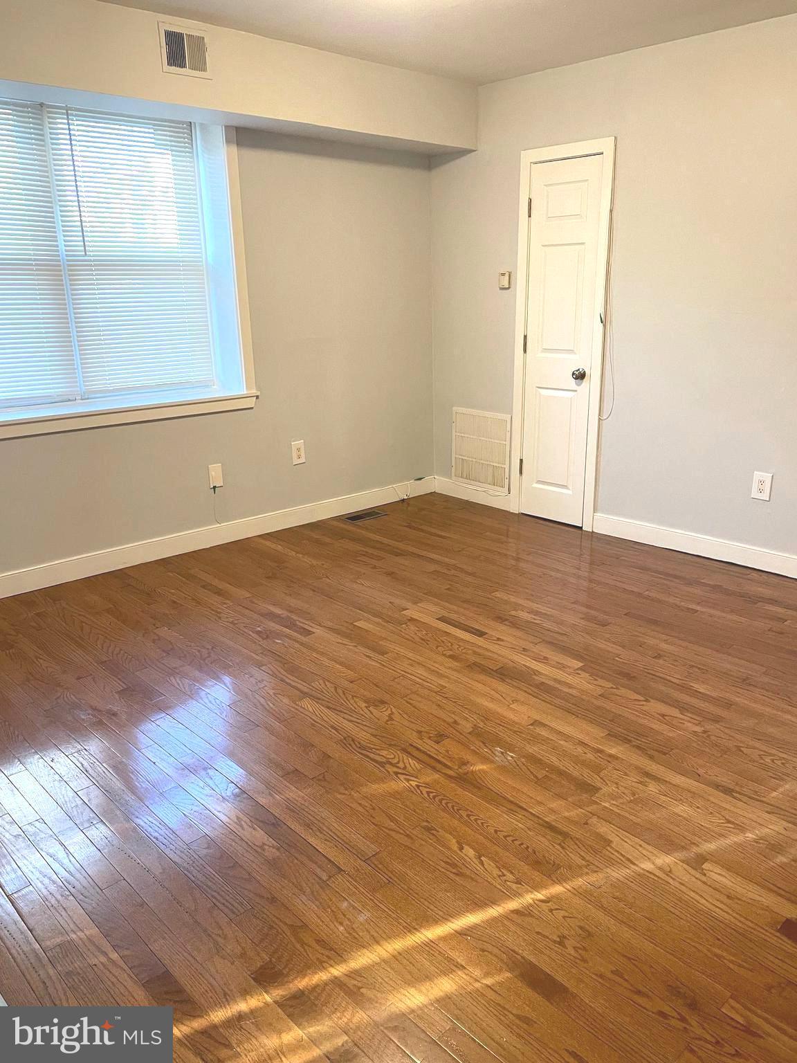 POINT BREEZE - Residential Income