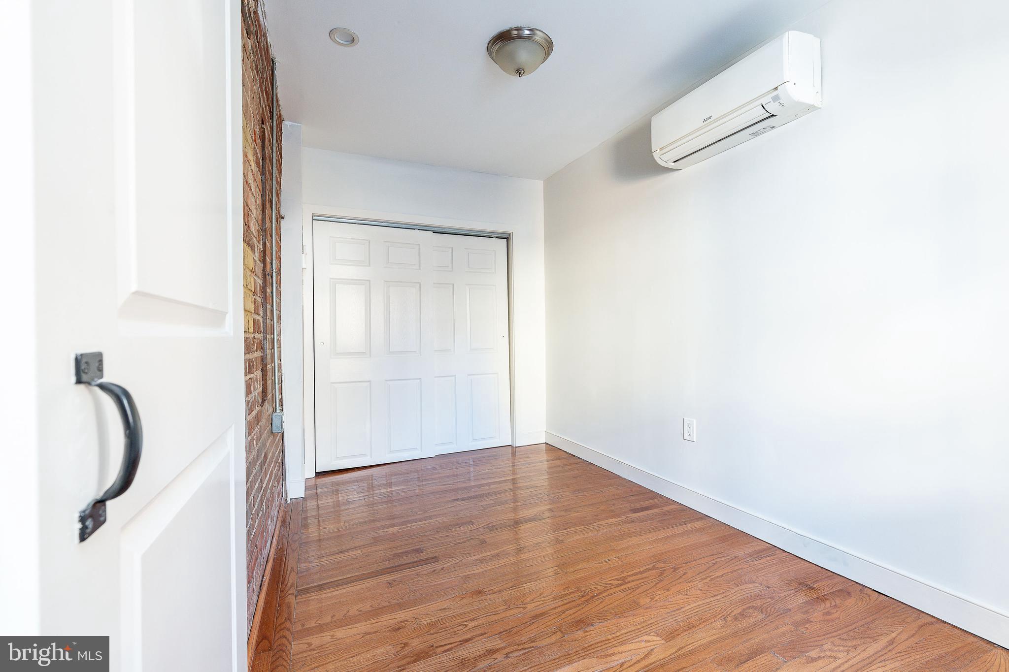 POINT BREEZE - Residential Income