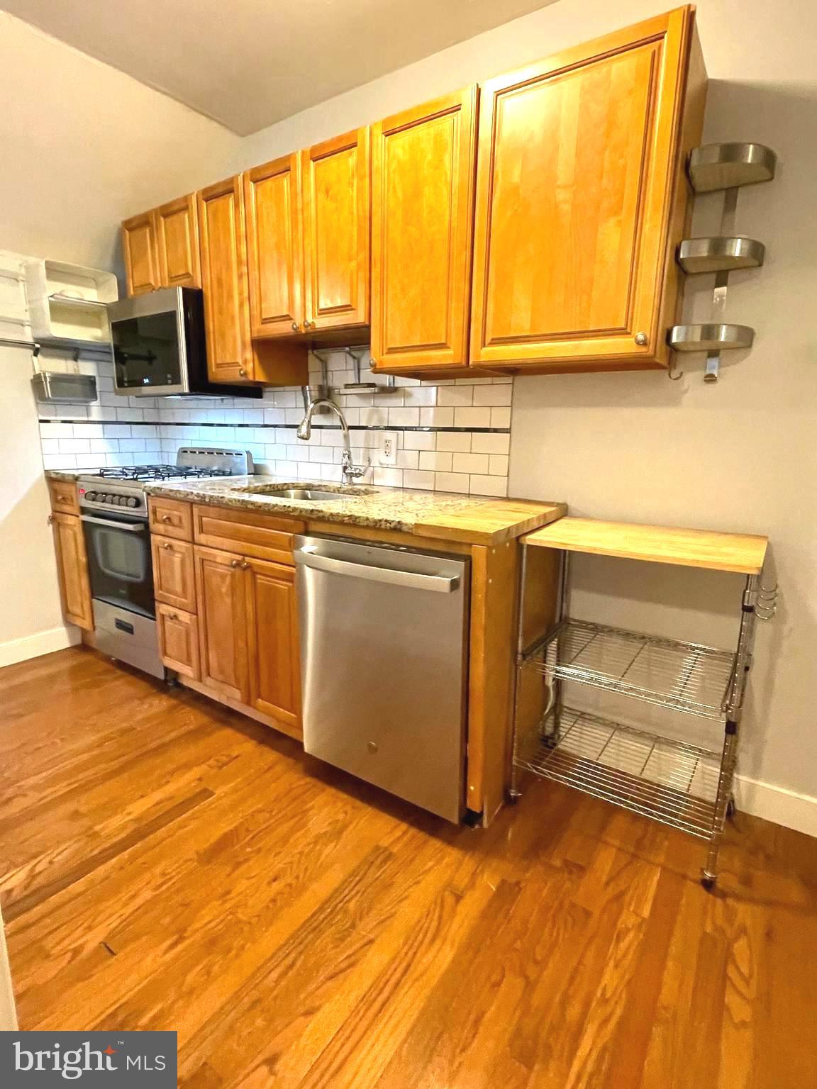 POINT BREEZE - Residential Income
