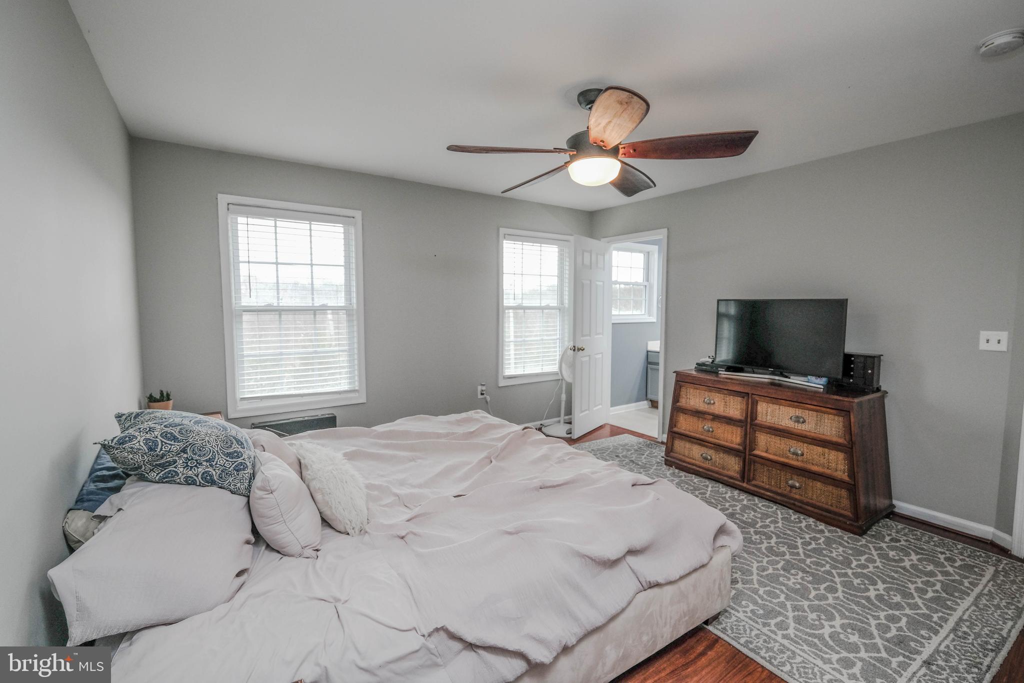 THE TOWNES AT OAKHURST - Residential