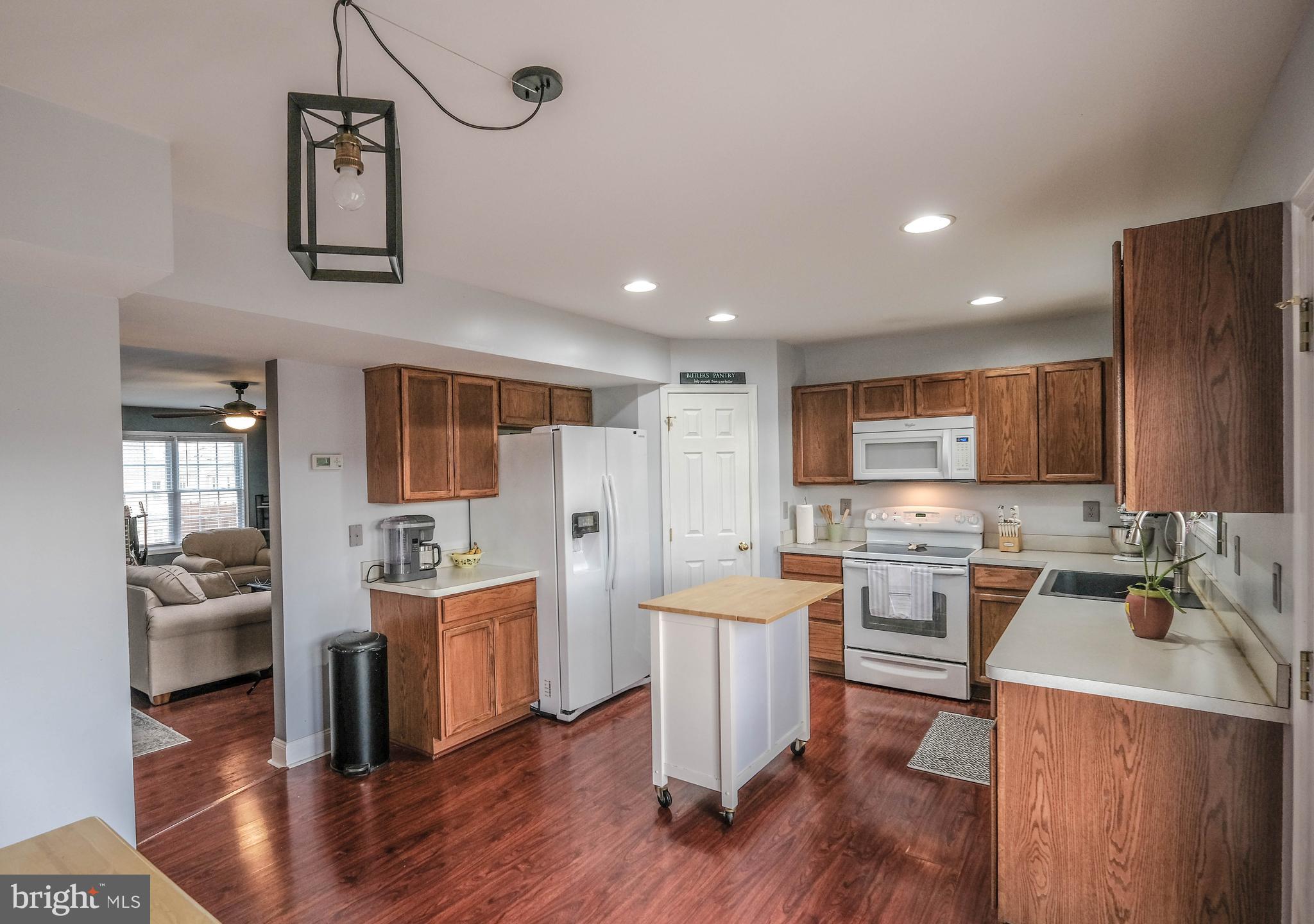 THE TOWNES AT OAKHURST - Residential