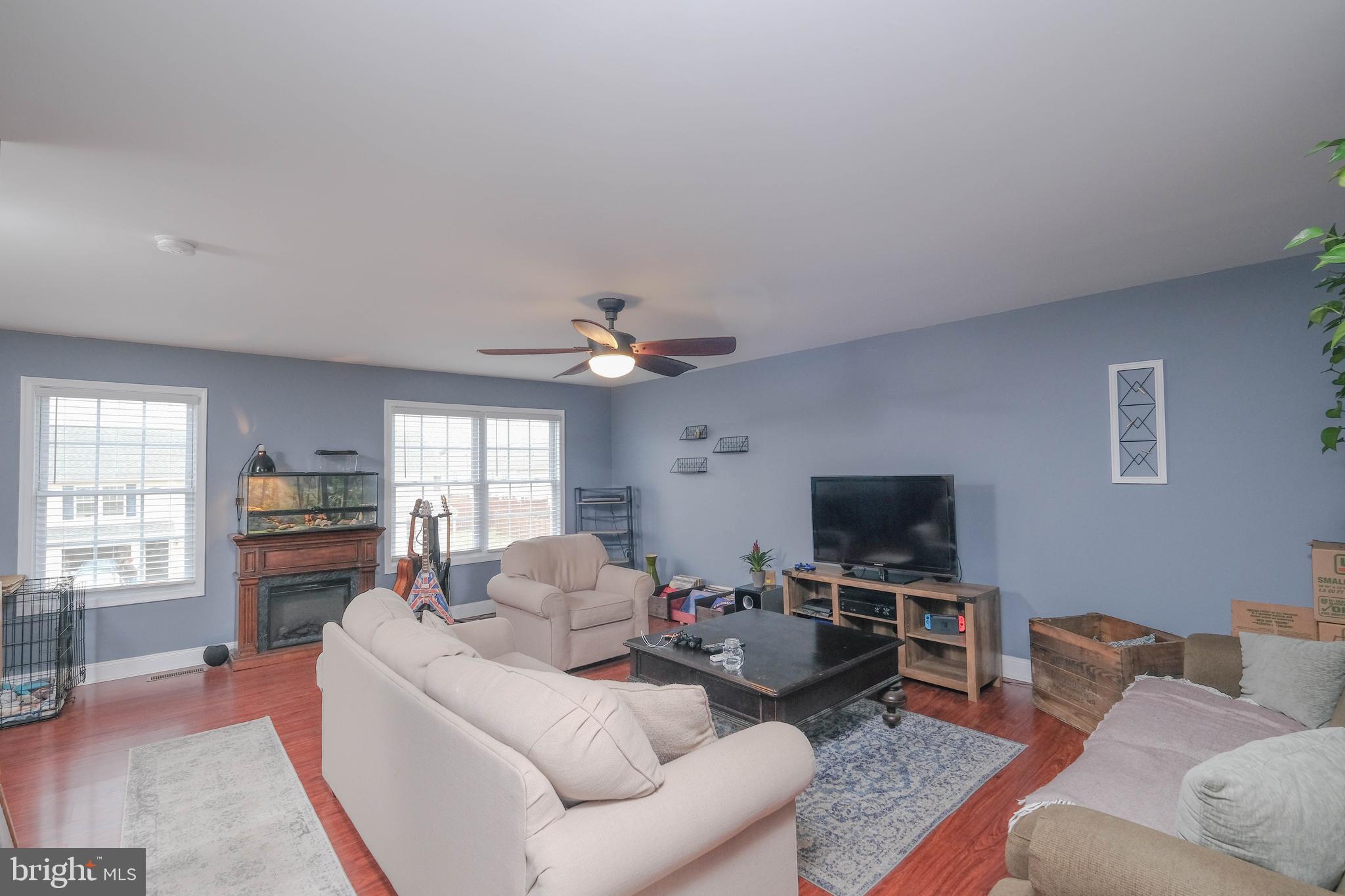 THE TOWNES AT OAKHURST - Residential
