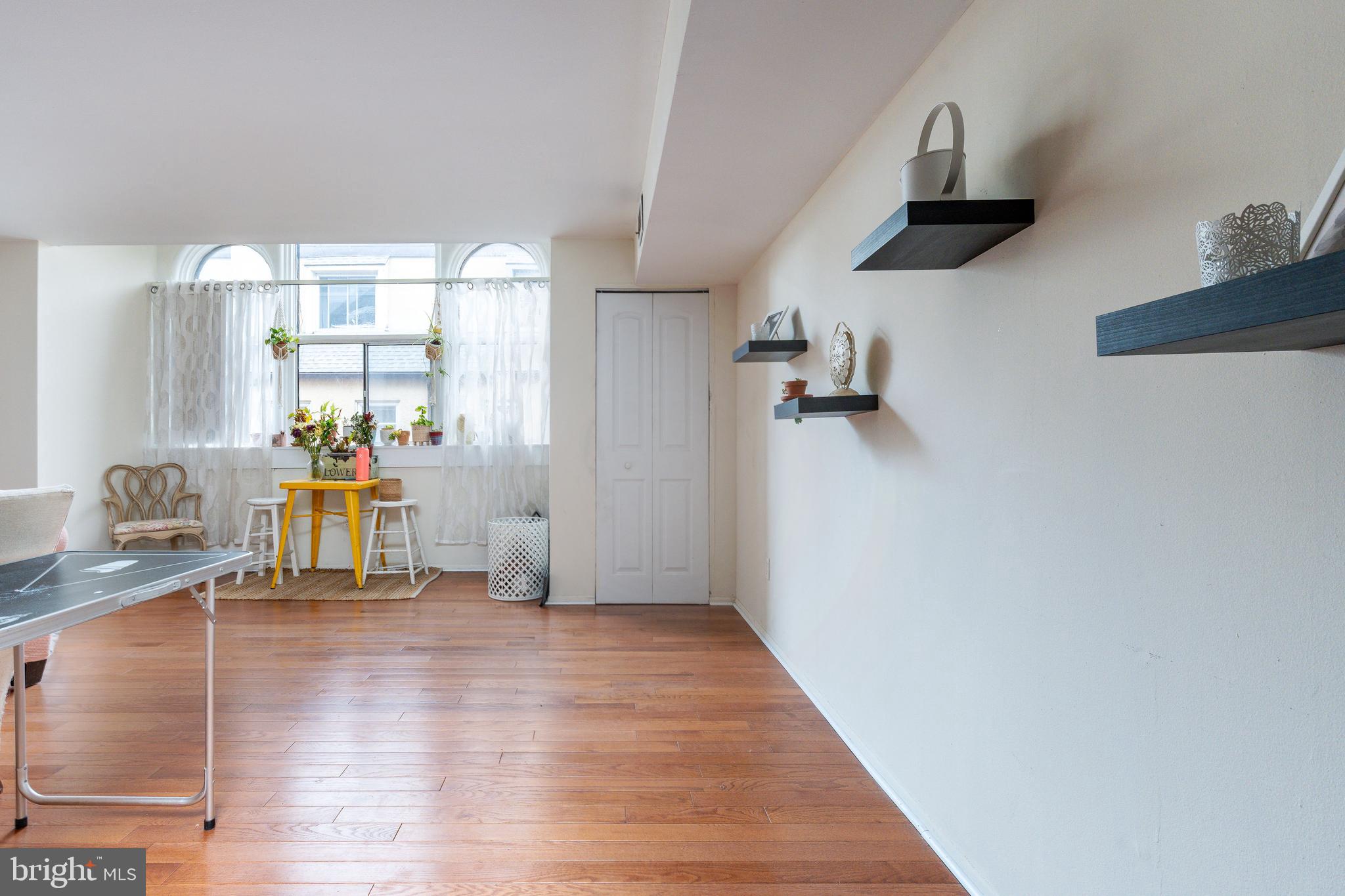 WASHINGTON SQ WEST - Residential Income