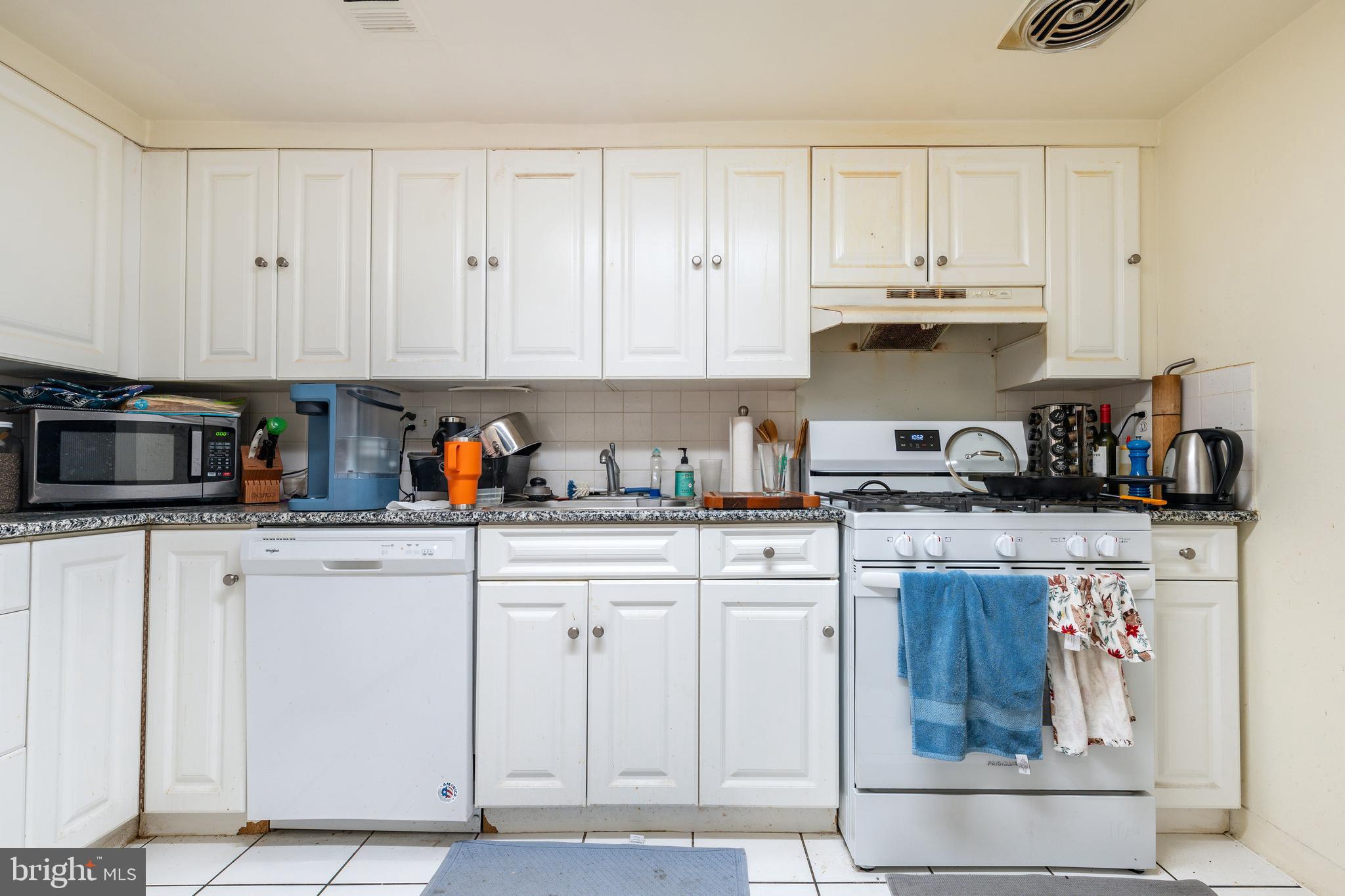 WASHINGTON SQ WEST - Residential Income
