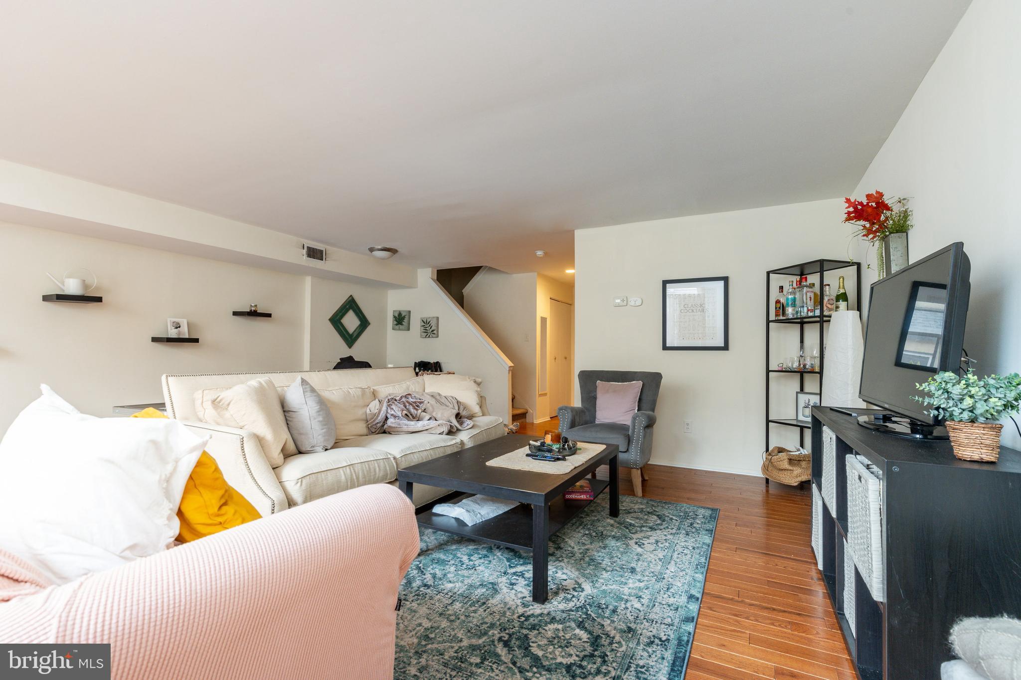 WASHINGTON SQ WEST - Residential Income