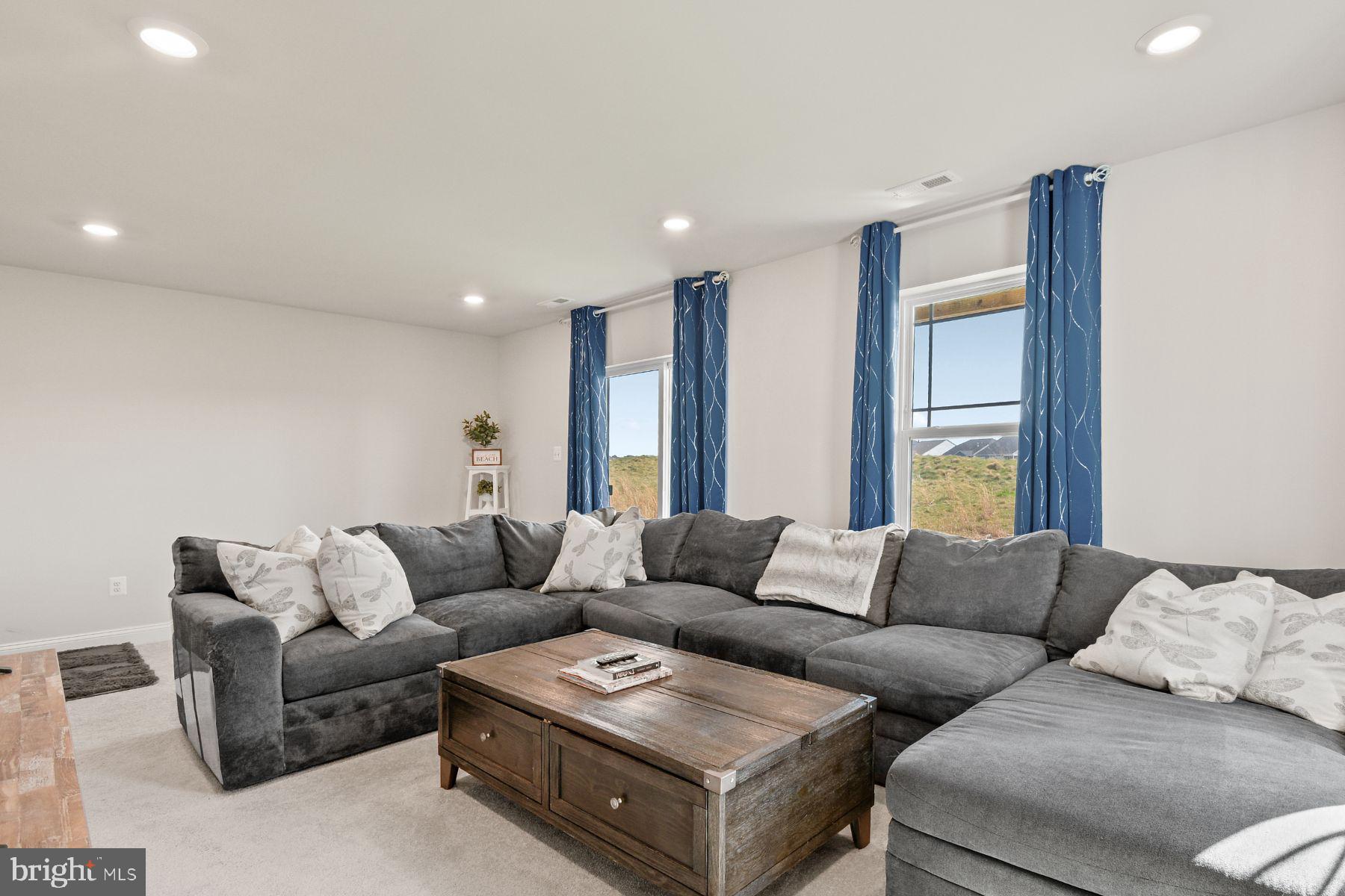 PLANTATION LAKES - Residential