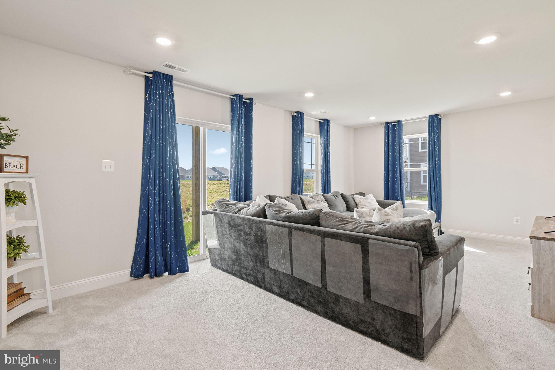 PLANTATION LAKES - Residential