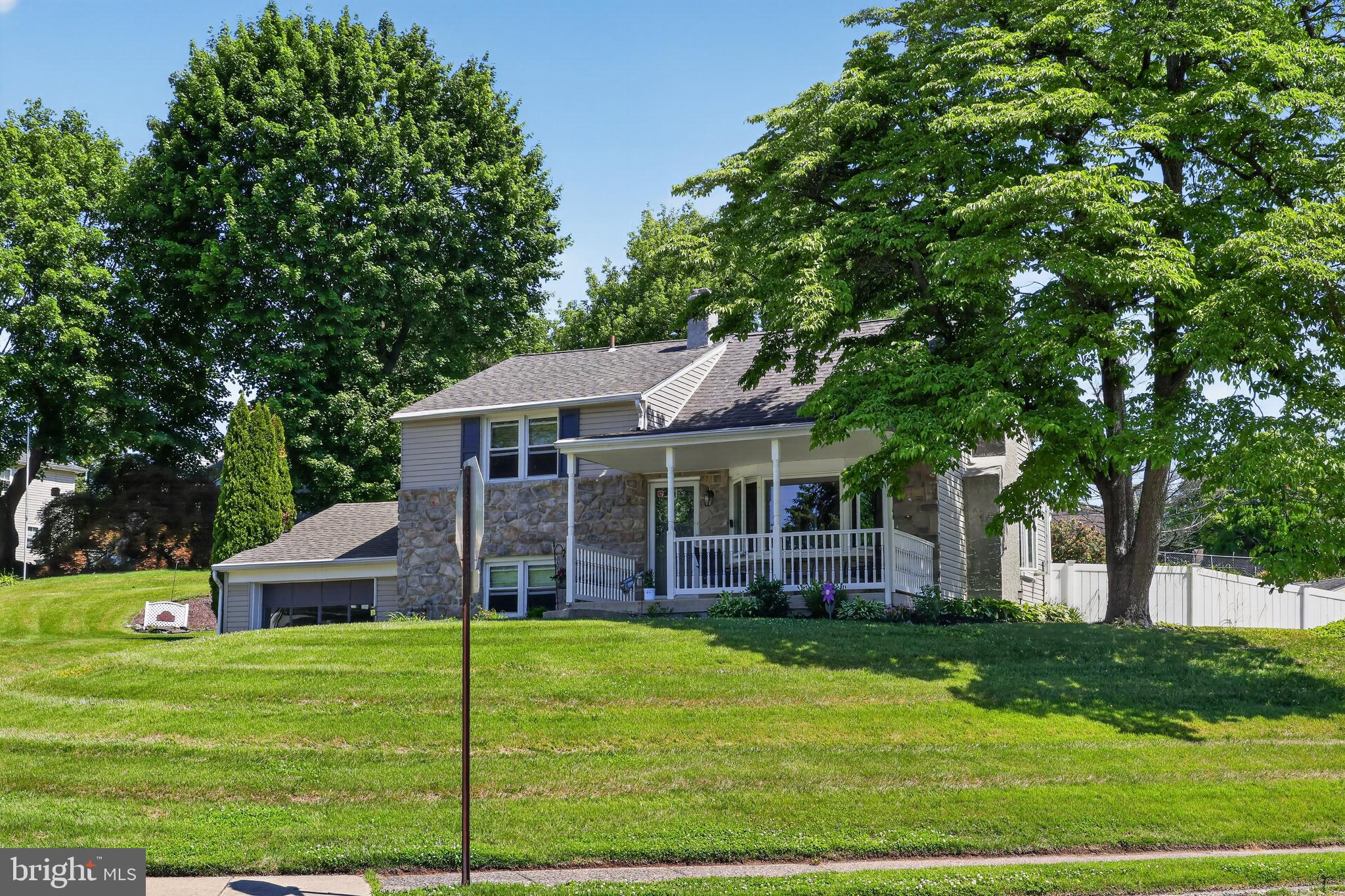 VILLAGE GREEN - Residential