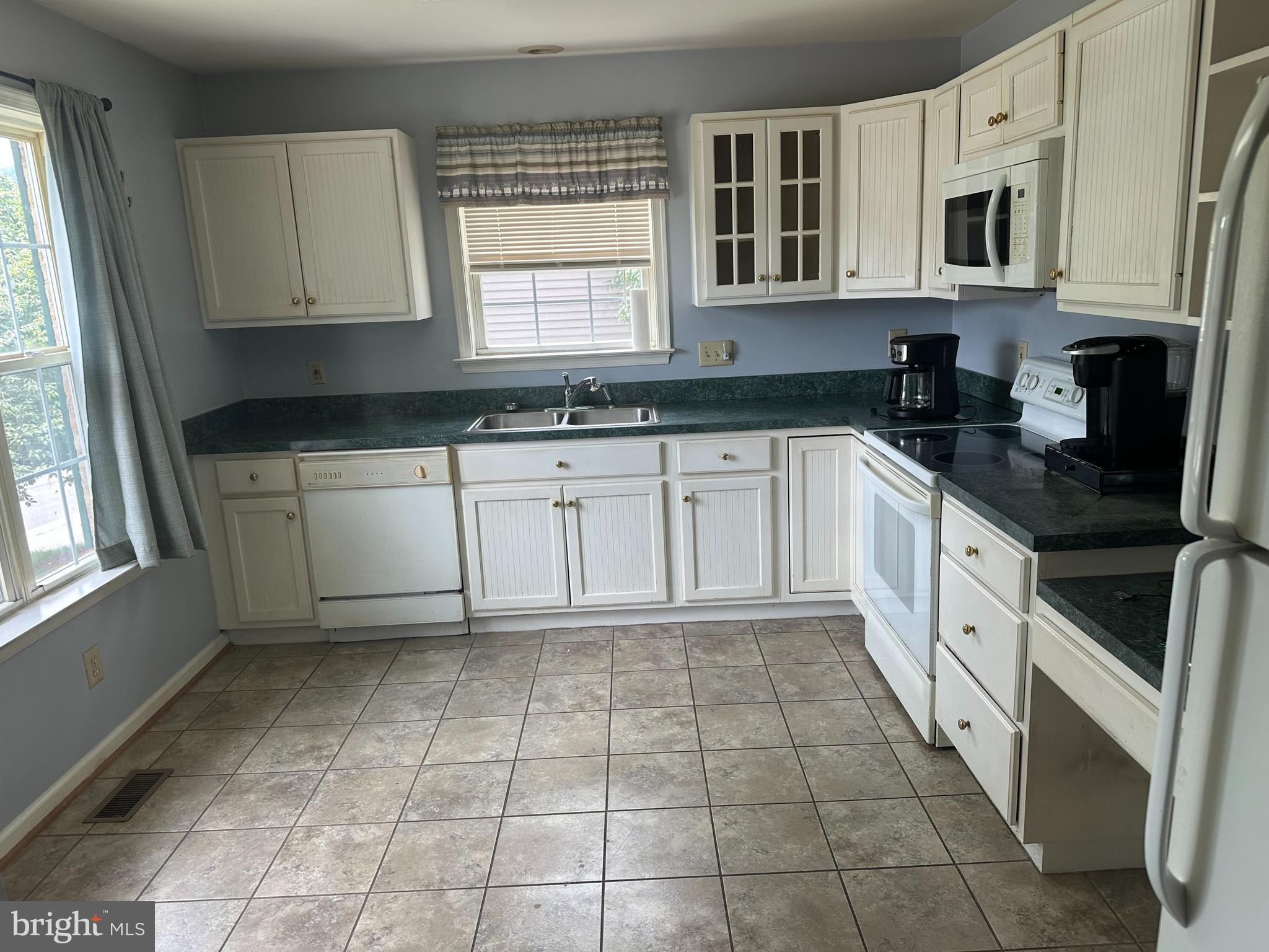 AY VIEW ESTATES - Residential