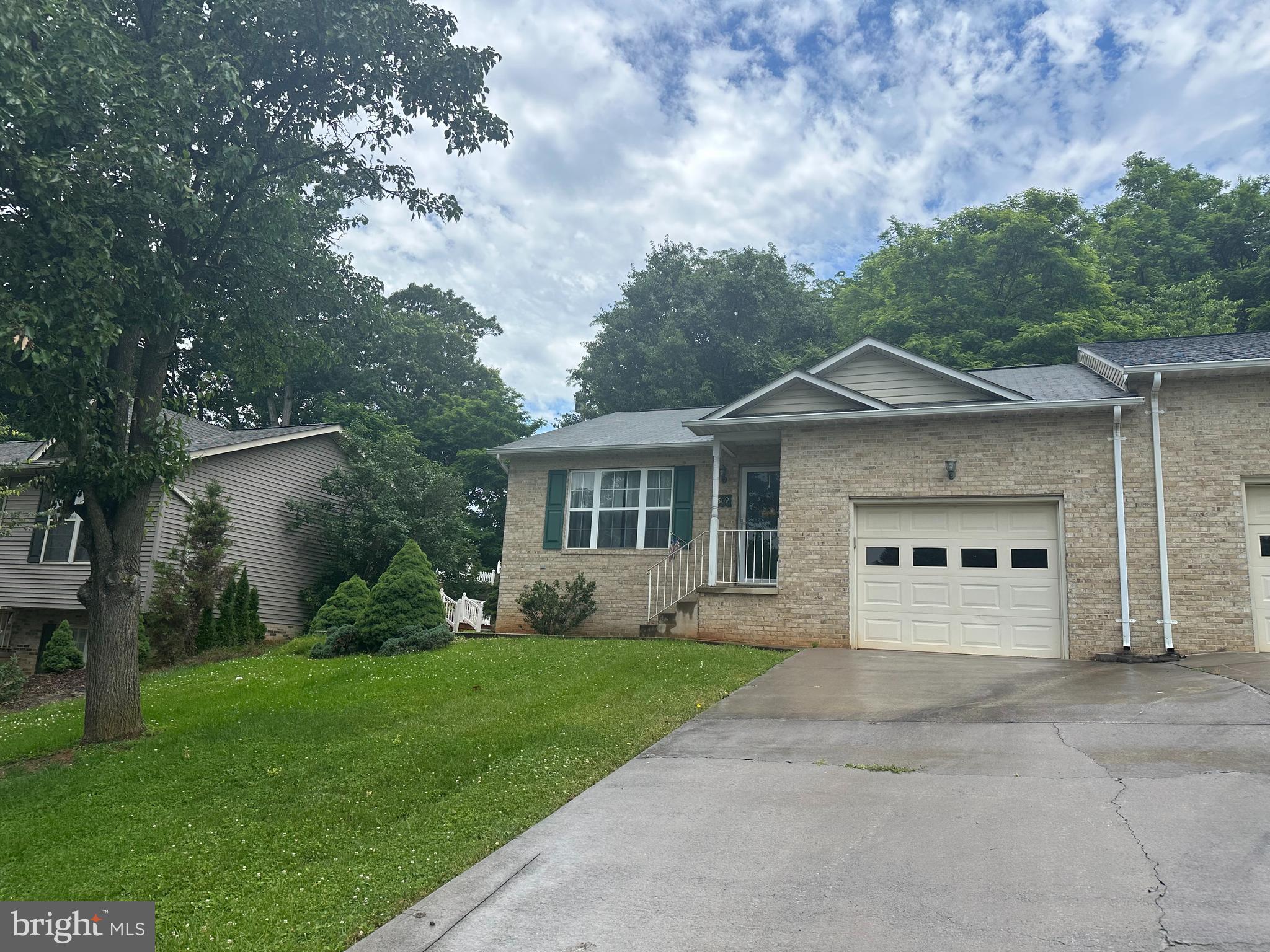 AY VIEW ESTATES - Residential