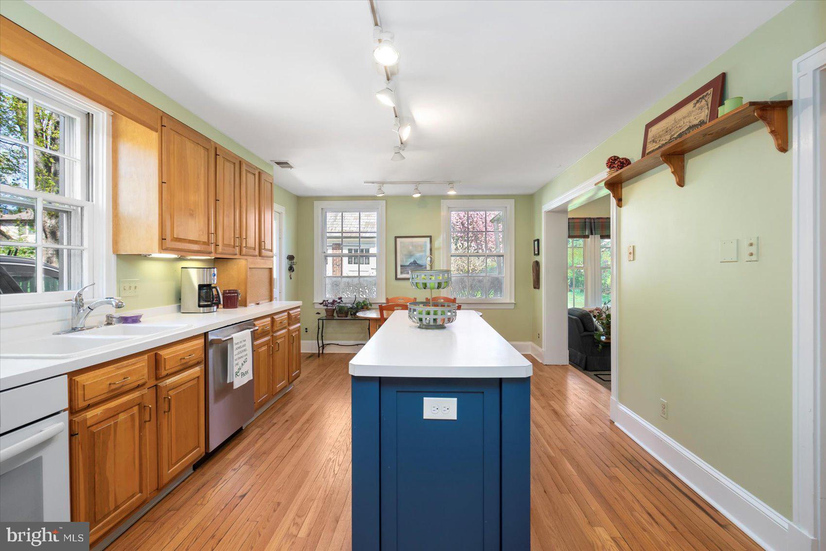 ROLAND PARK - Residential