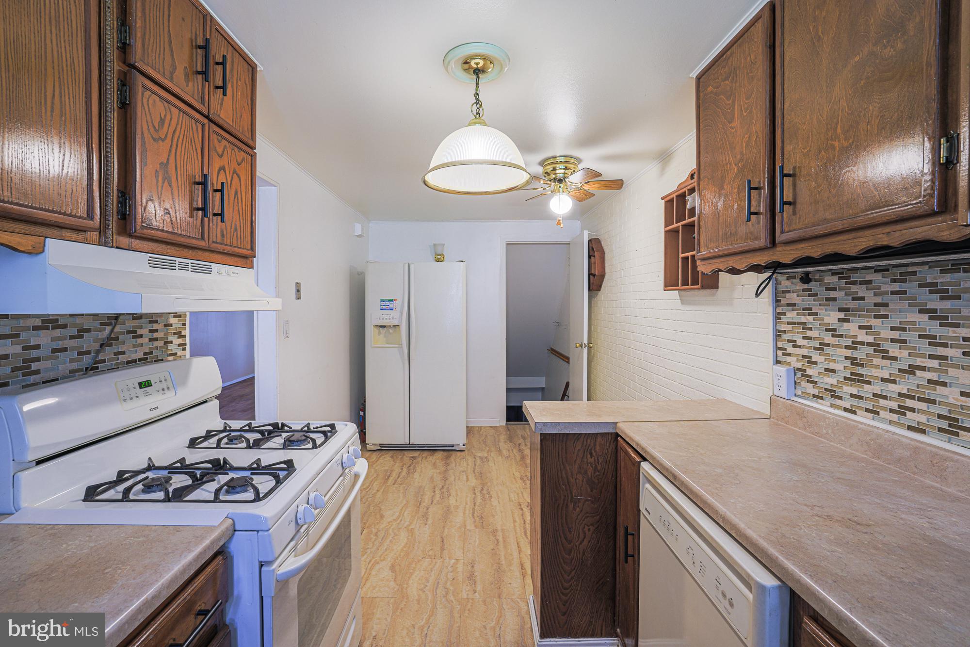 FOX RIDGE MANOR - Residential