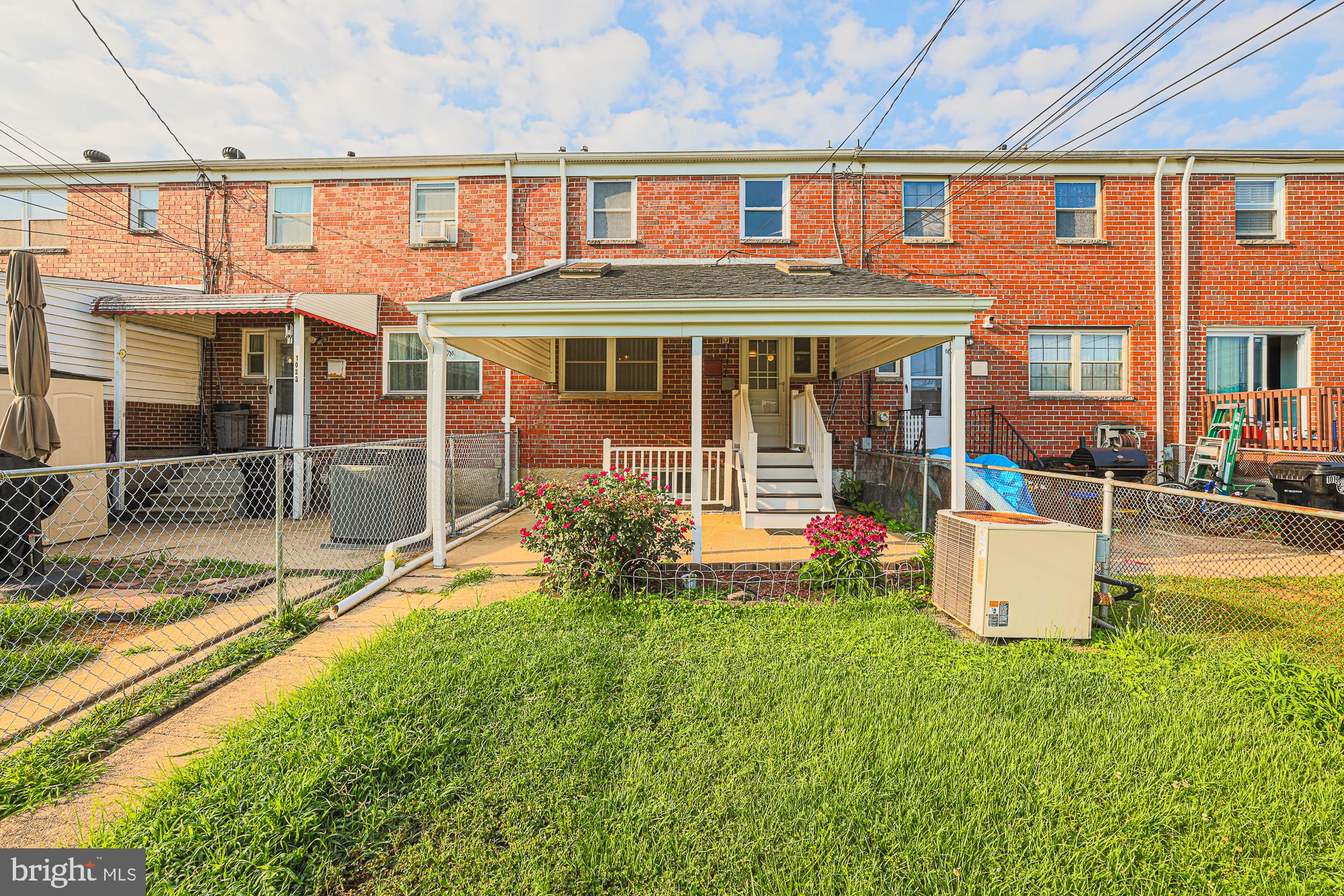 FOX RIDGE MANOR - Residential