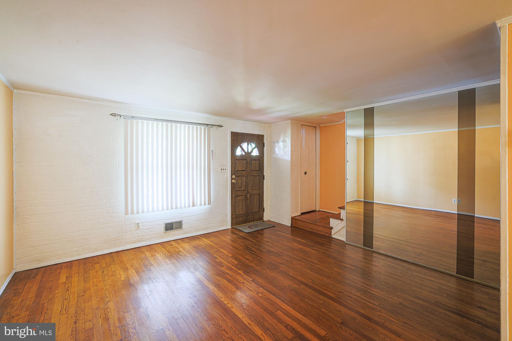 FOX RIDGE MANOR - Residential