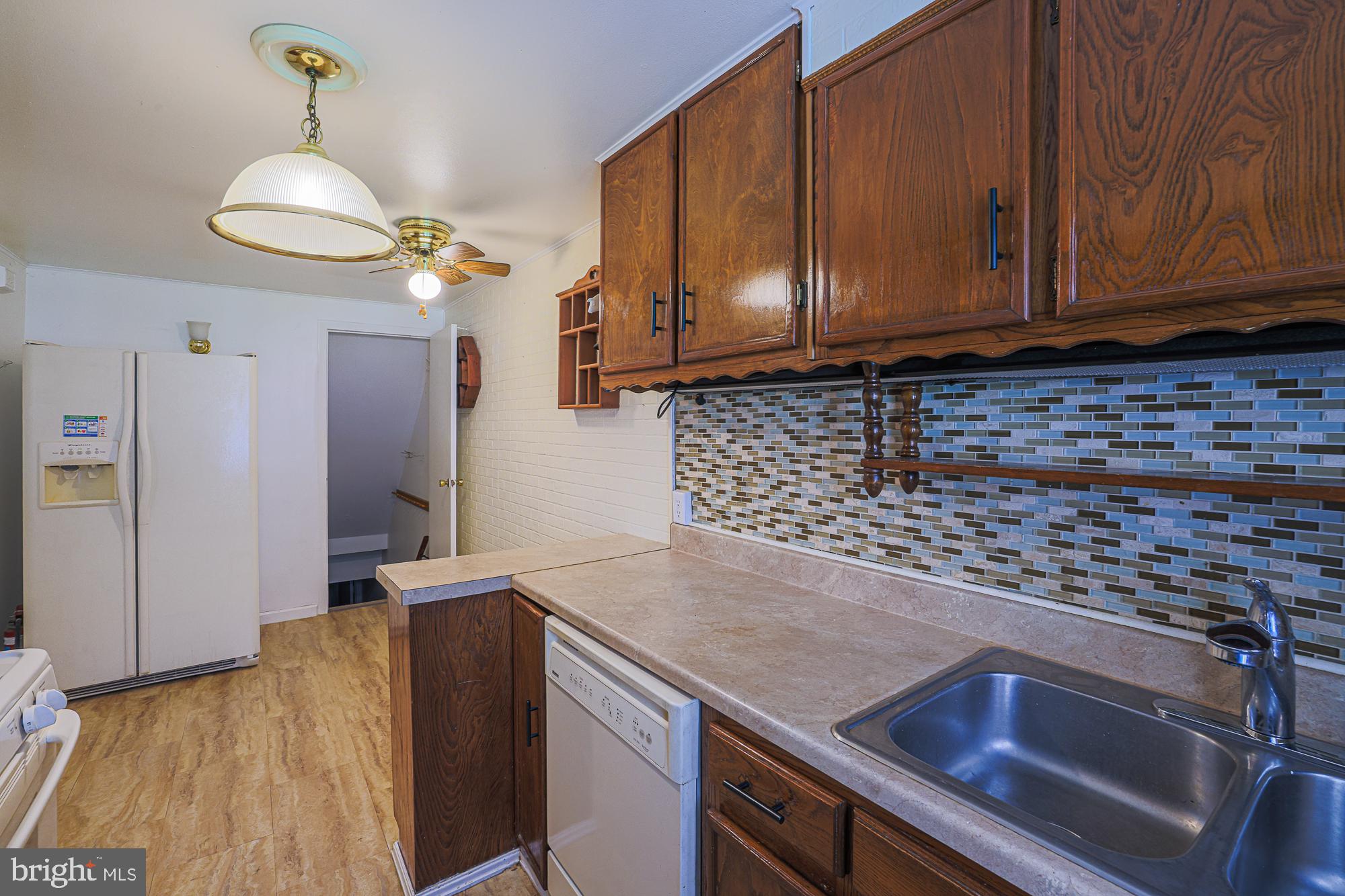 FOX RIDGE MANOR - Residential