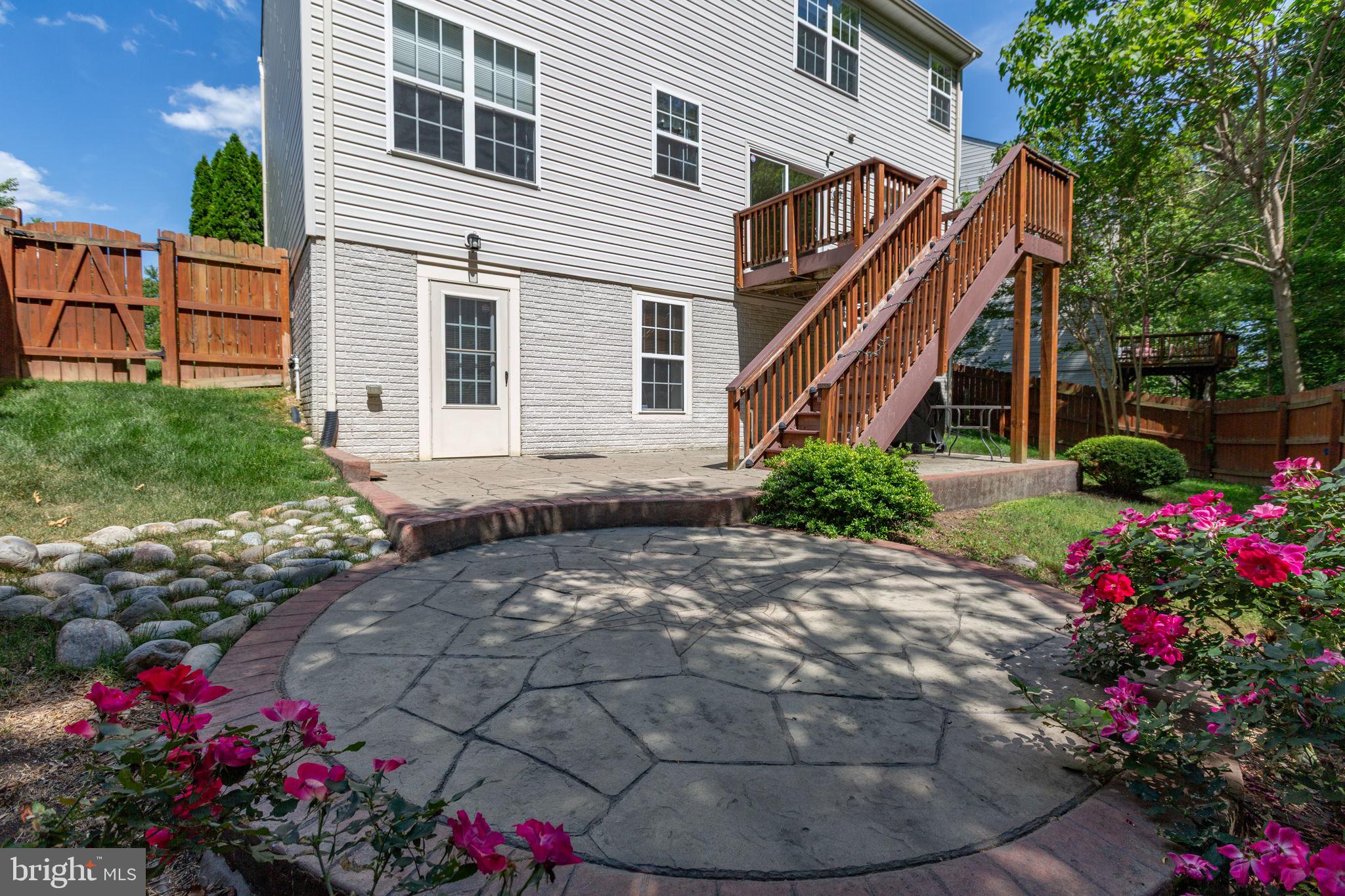 CARRIAGE HILL AT FALLS - Residential