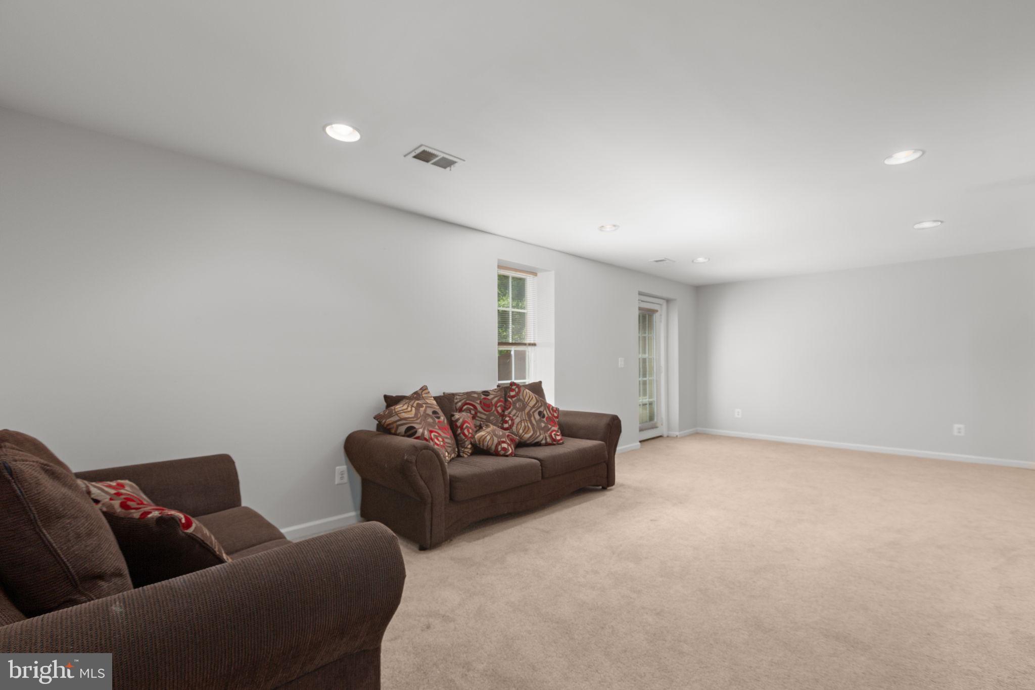 CARRIAGE HILL AT FALLS - Residential