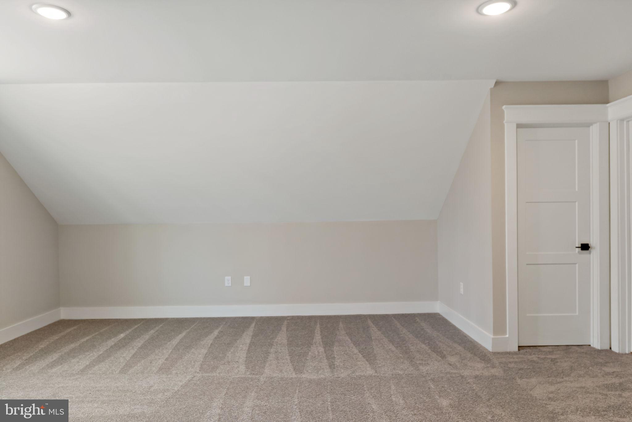 HALLMARK GLEN - Residential
