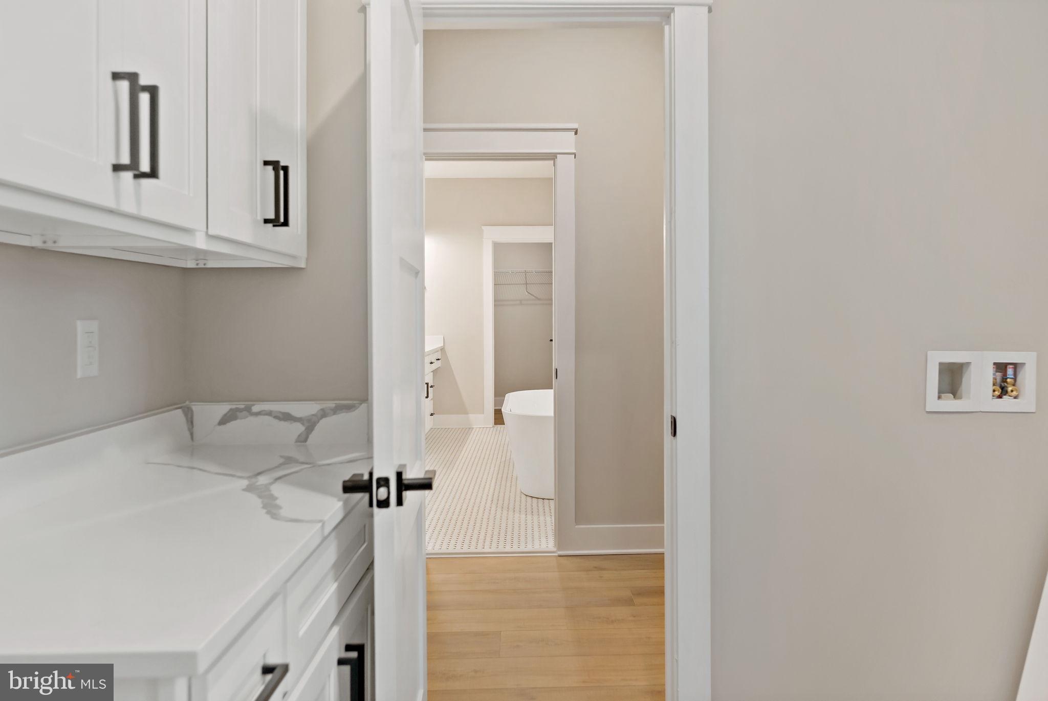 HALLMARK GLEN - Residential