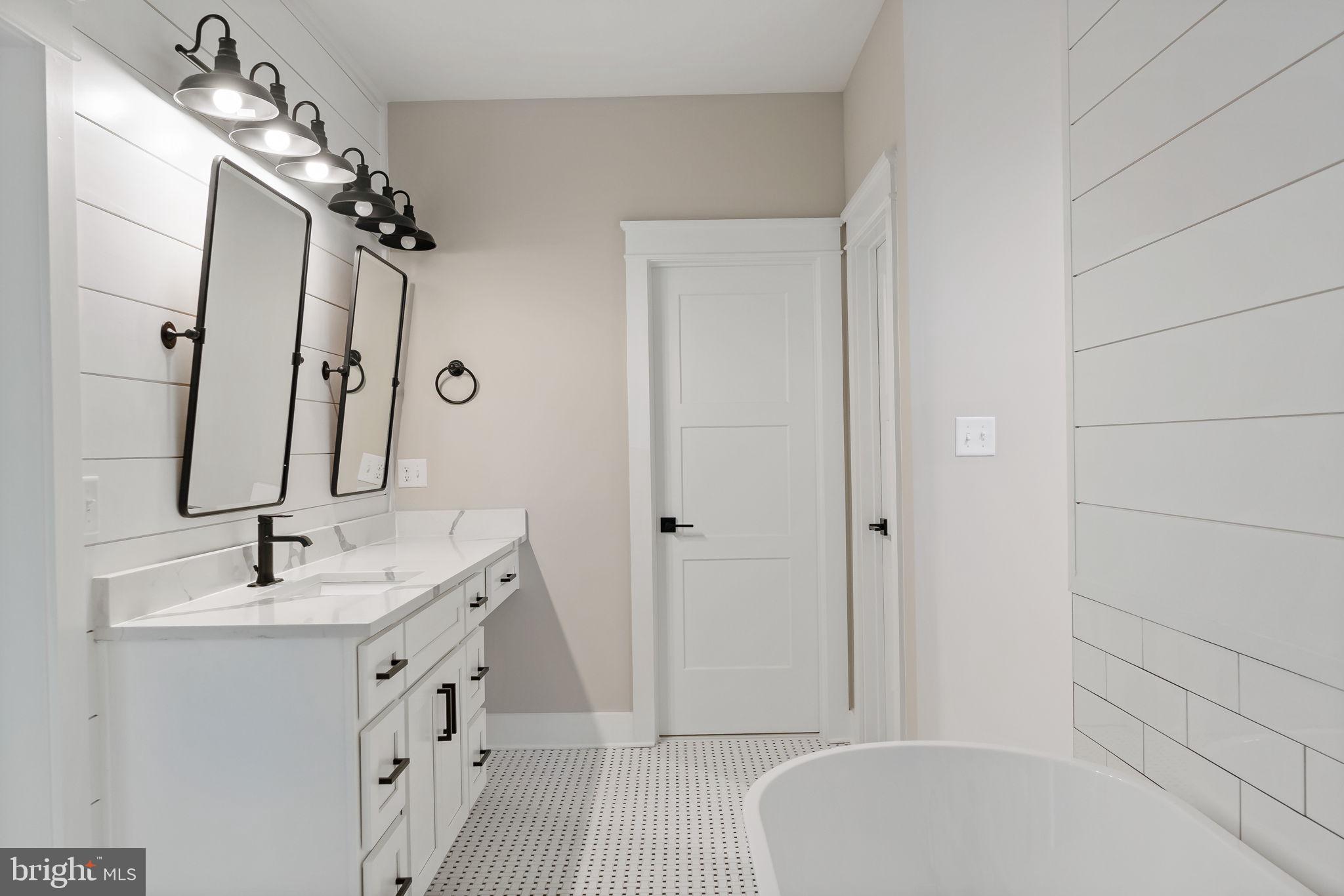 HALLMARK GLEN - Residential