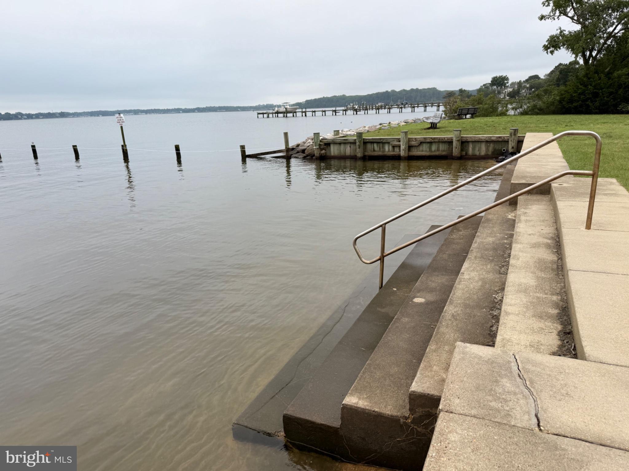 HILLSMERE SHORES - Residential