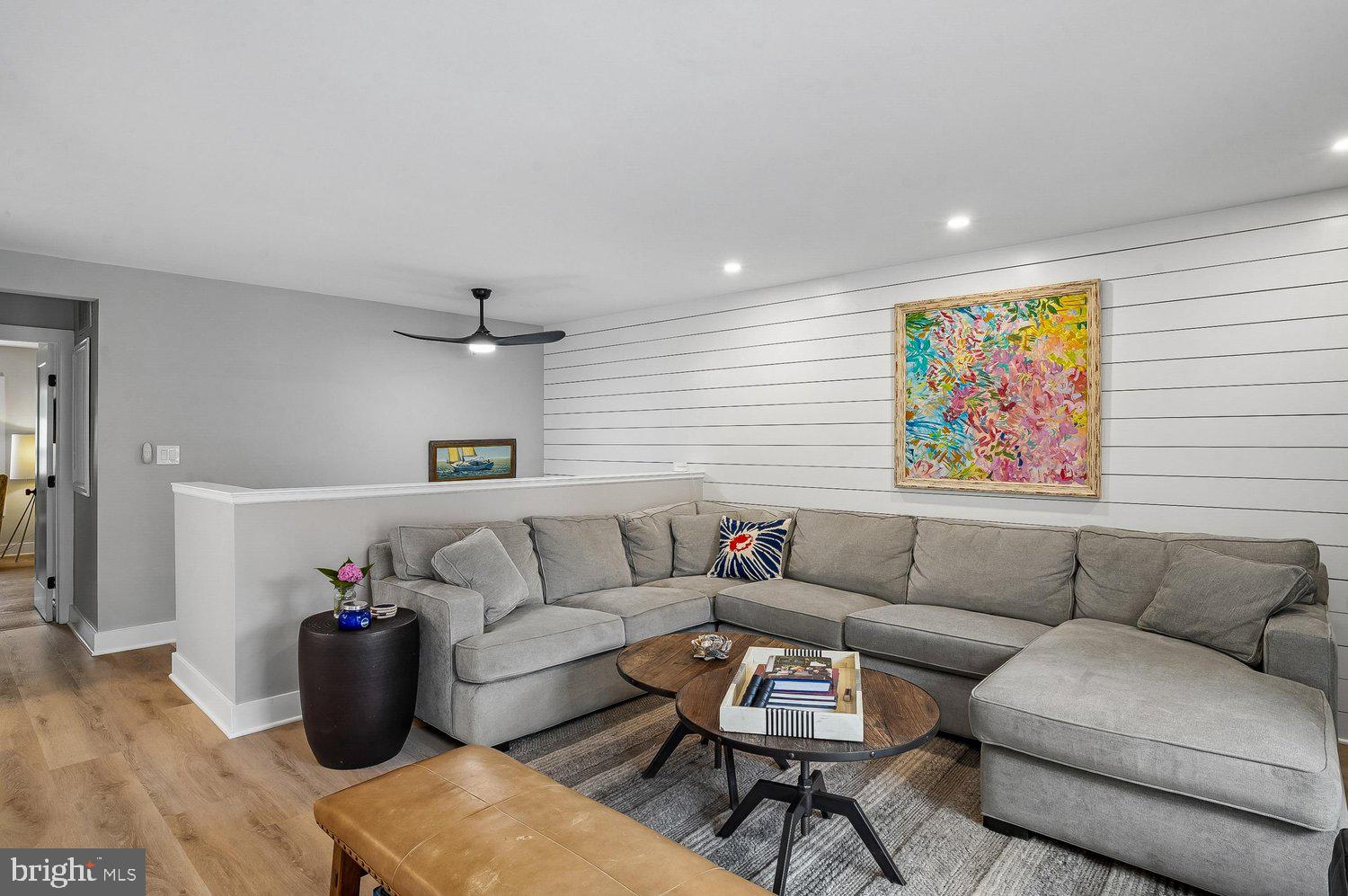 HILLSMERE SHORES - Residential