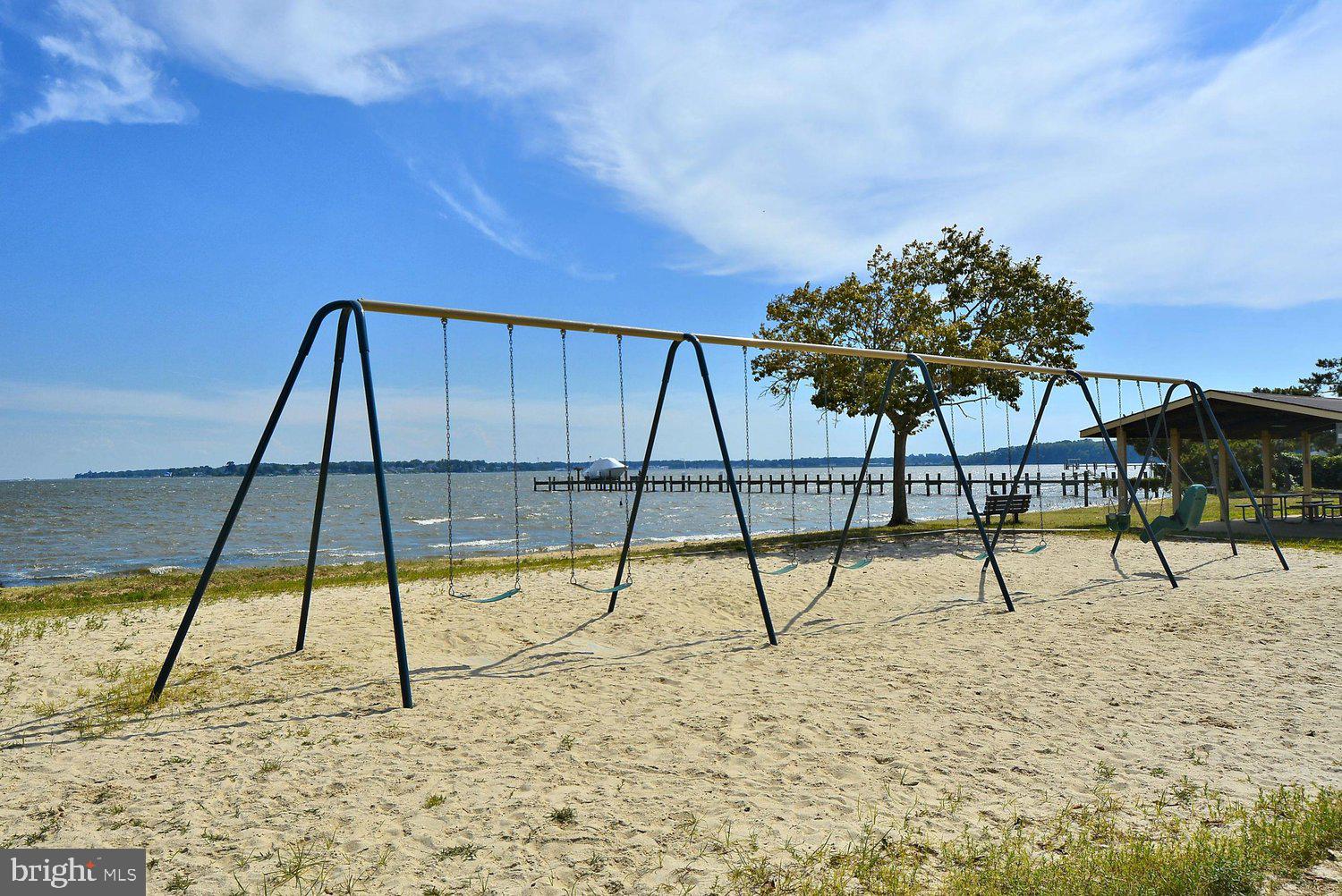 HILLSMERE SHORES - Residential