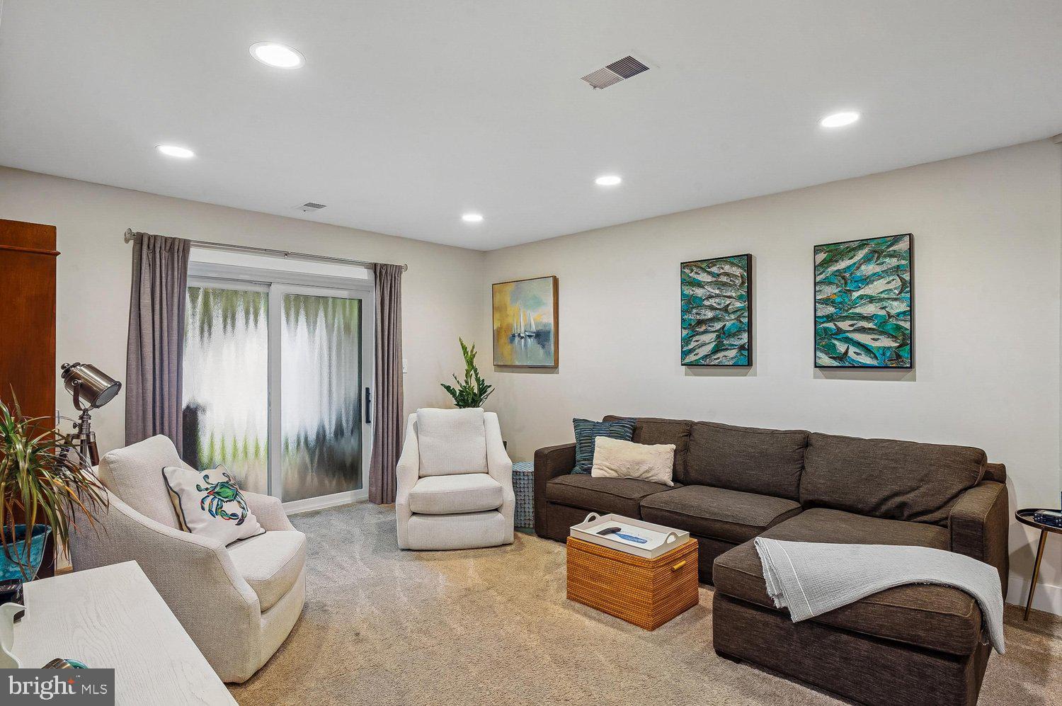 HILLSMERE SHORES - Residential