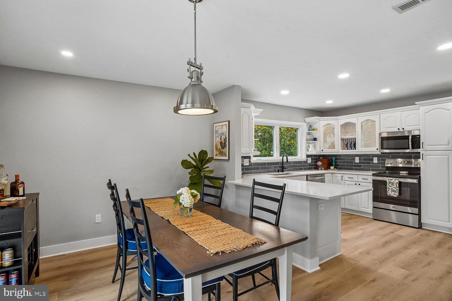 HILLSMERE SHORES - Residential