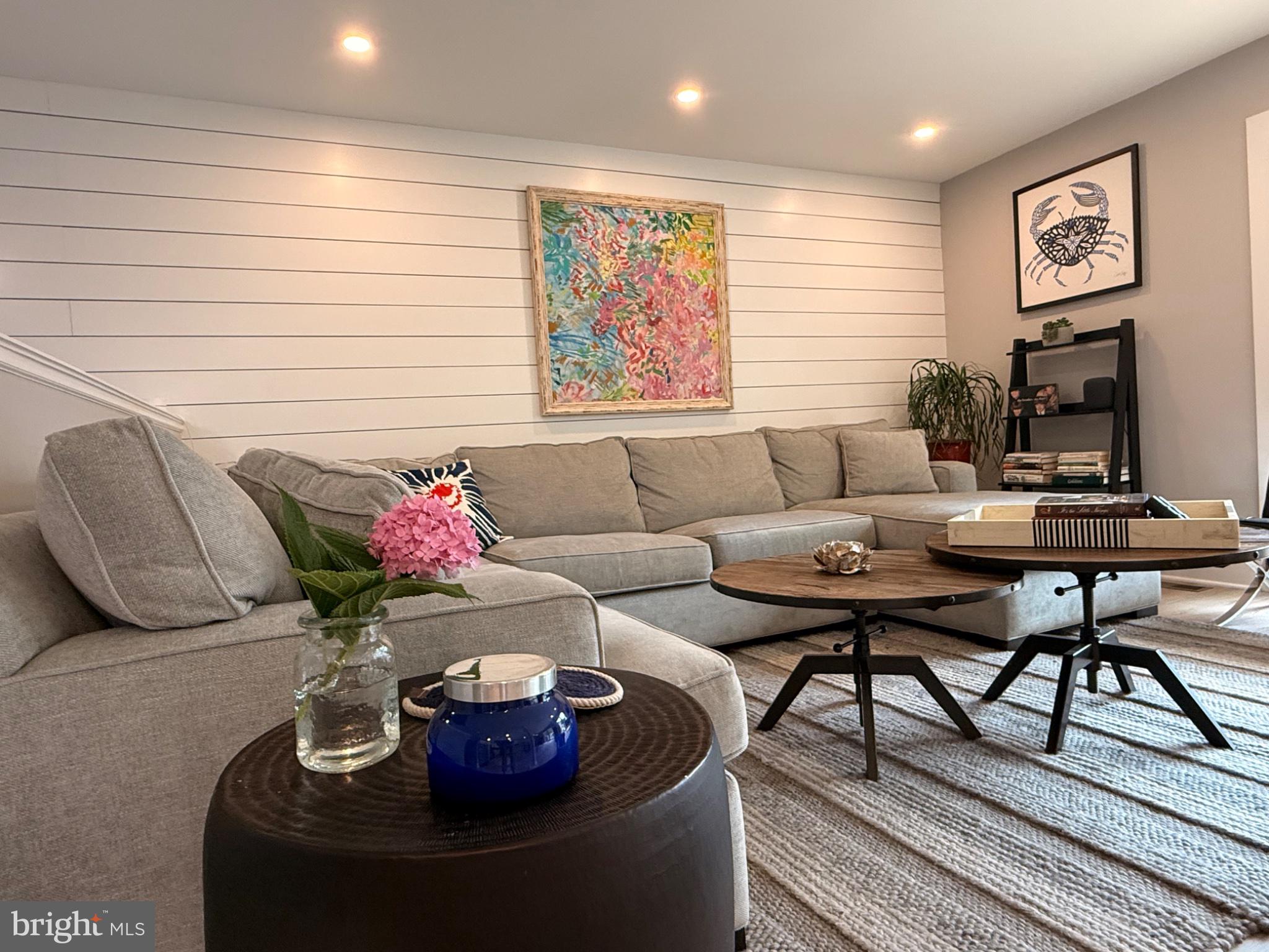 HILLSMERE SHORES - Residential