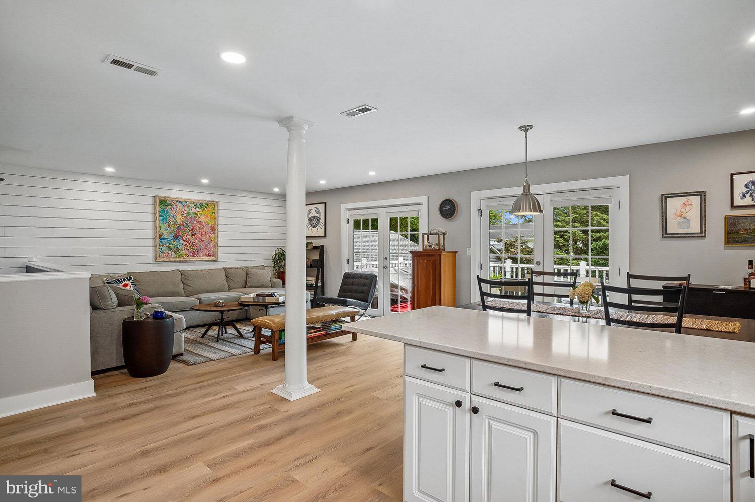 HILLSMERE SHORES - Residential